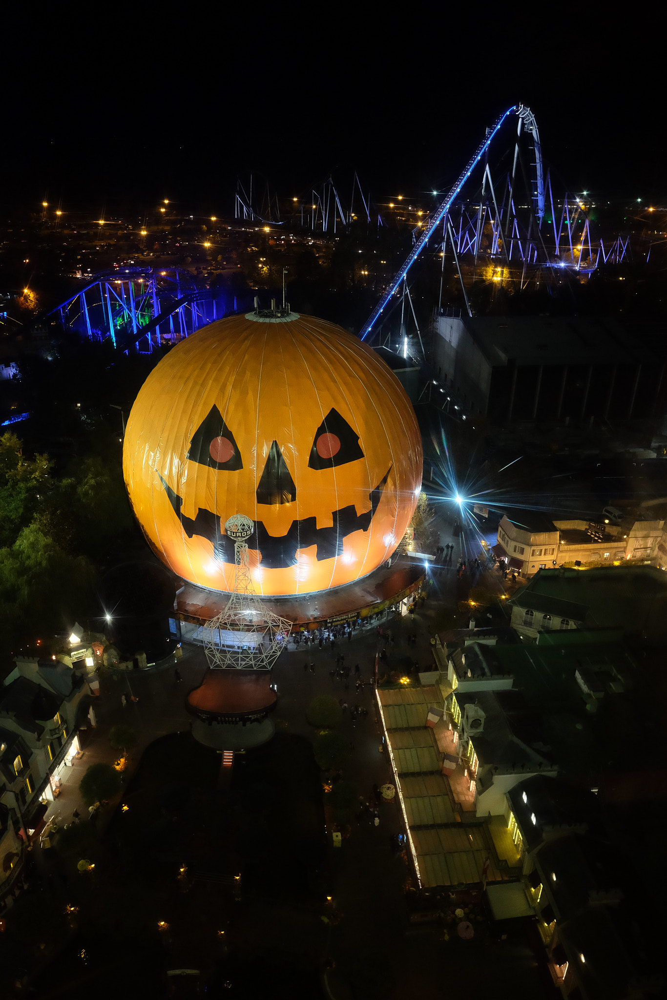 Fujifilm X-T10 + Fujifilm XF 16mm F1.4 R WR sample photo. Europapark's biggest haloween pumpkin in the world photography