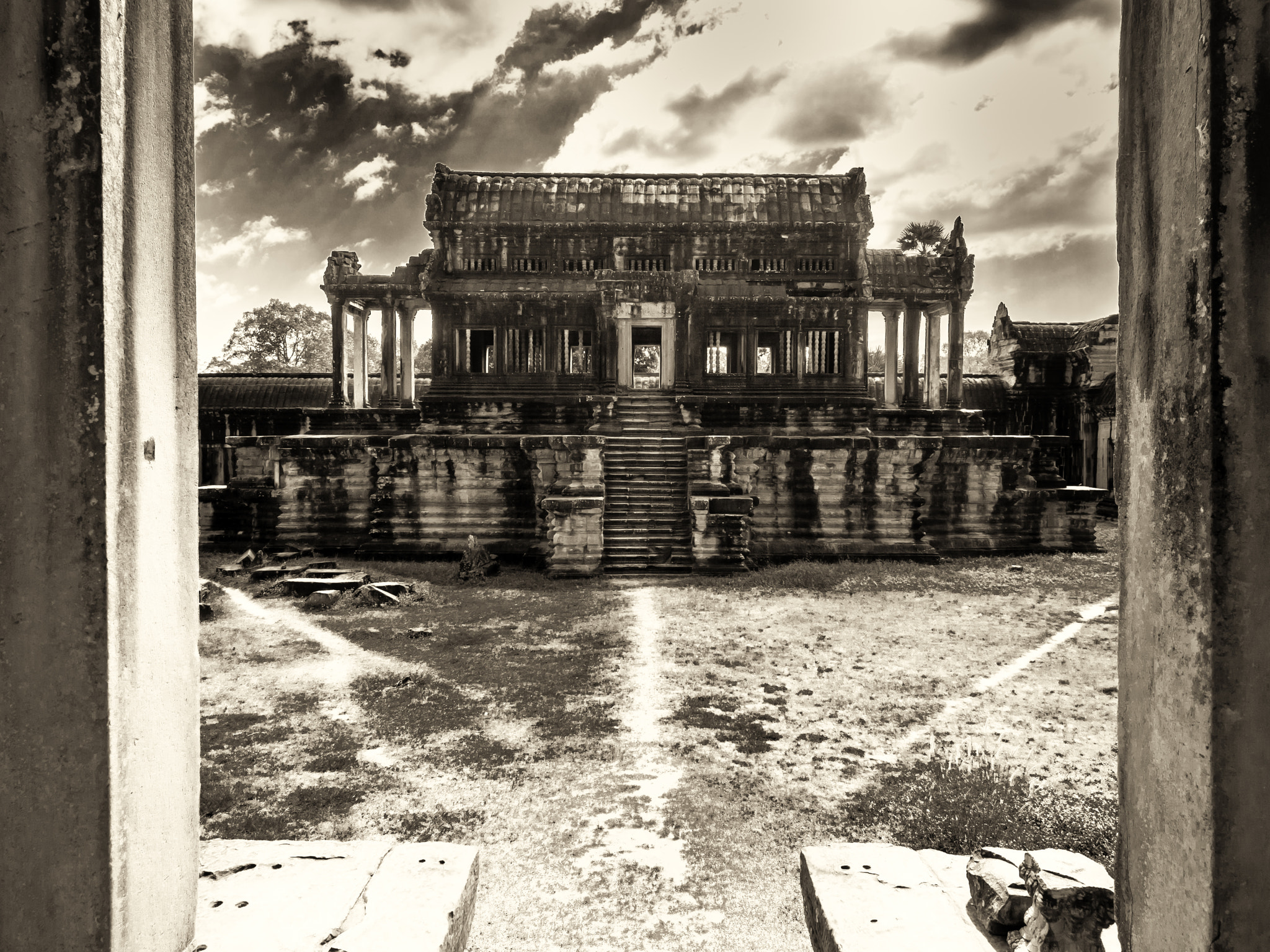 Olympus OM-D E-M10 II + OLYMPUS M.9-18mm F4.0-5.6 sample photo. Temple at angkor photography