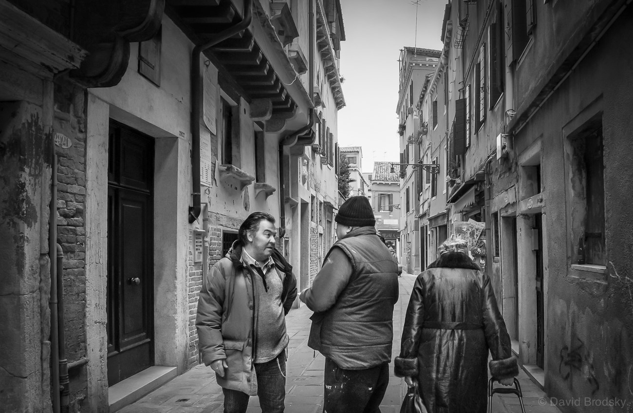 Sony E 18-200mm F3.5-6.3 OSS LE sample photo. Calle photography