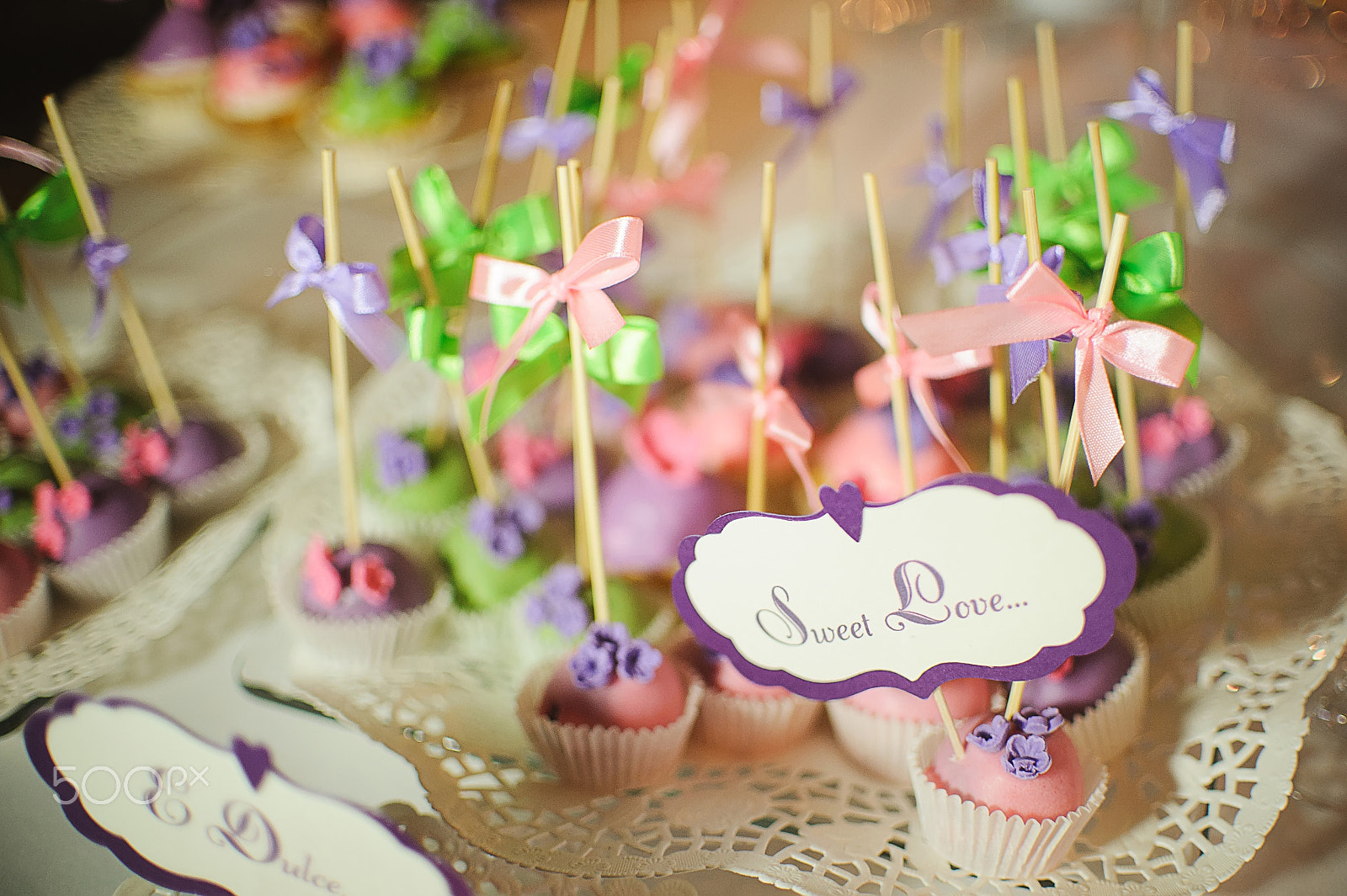 Nikon D700 + Nikon AF-S DX Nikkor 35mm F1.8G sample photo. Wedding dessert with delicious cake pops photography