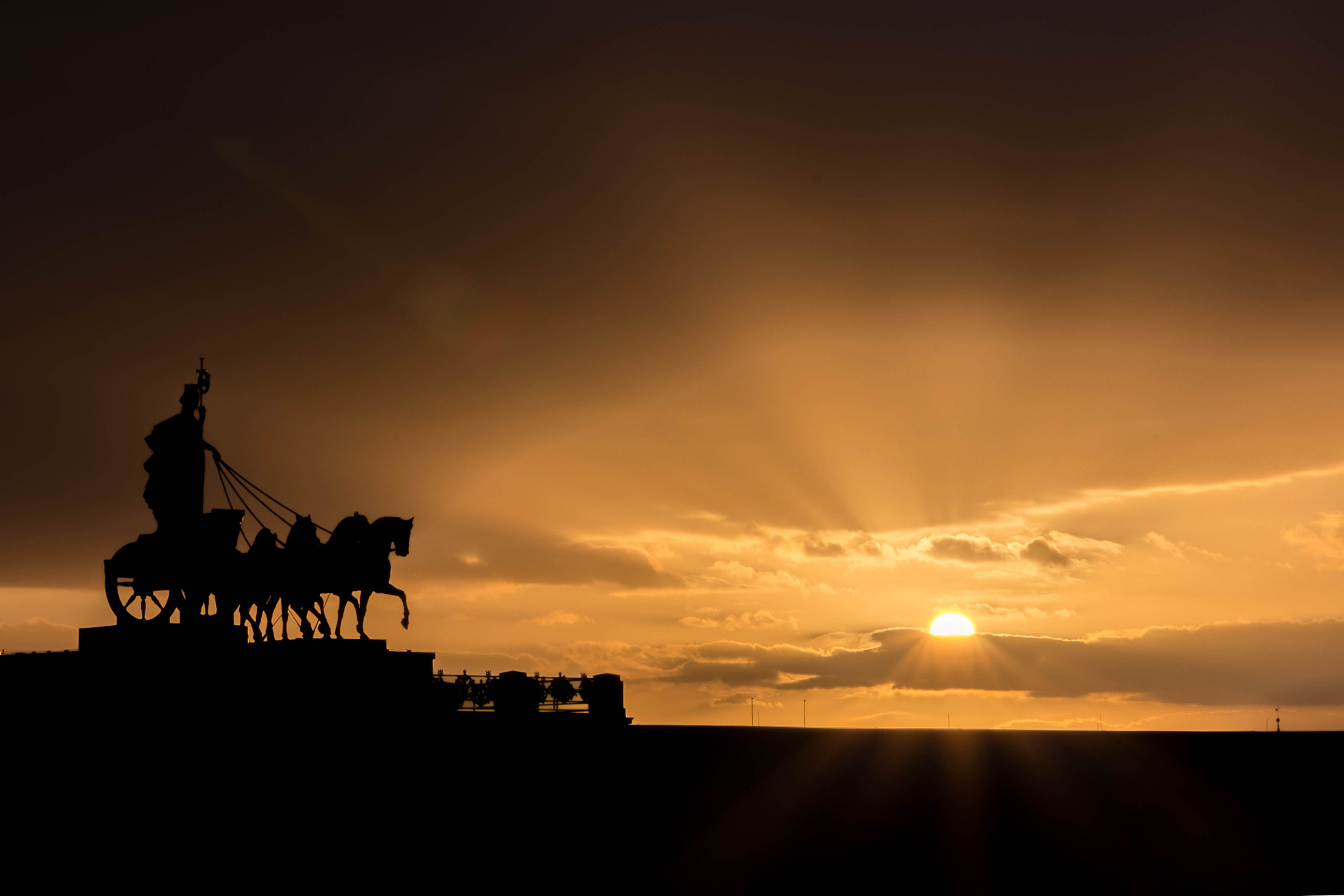Sigma 17-70mm F2.8-4 DC Macro OS HSM sample photo. Quadriga and sunset photography