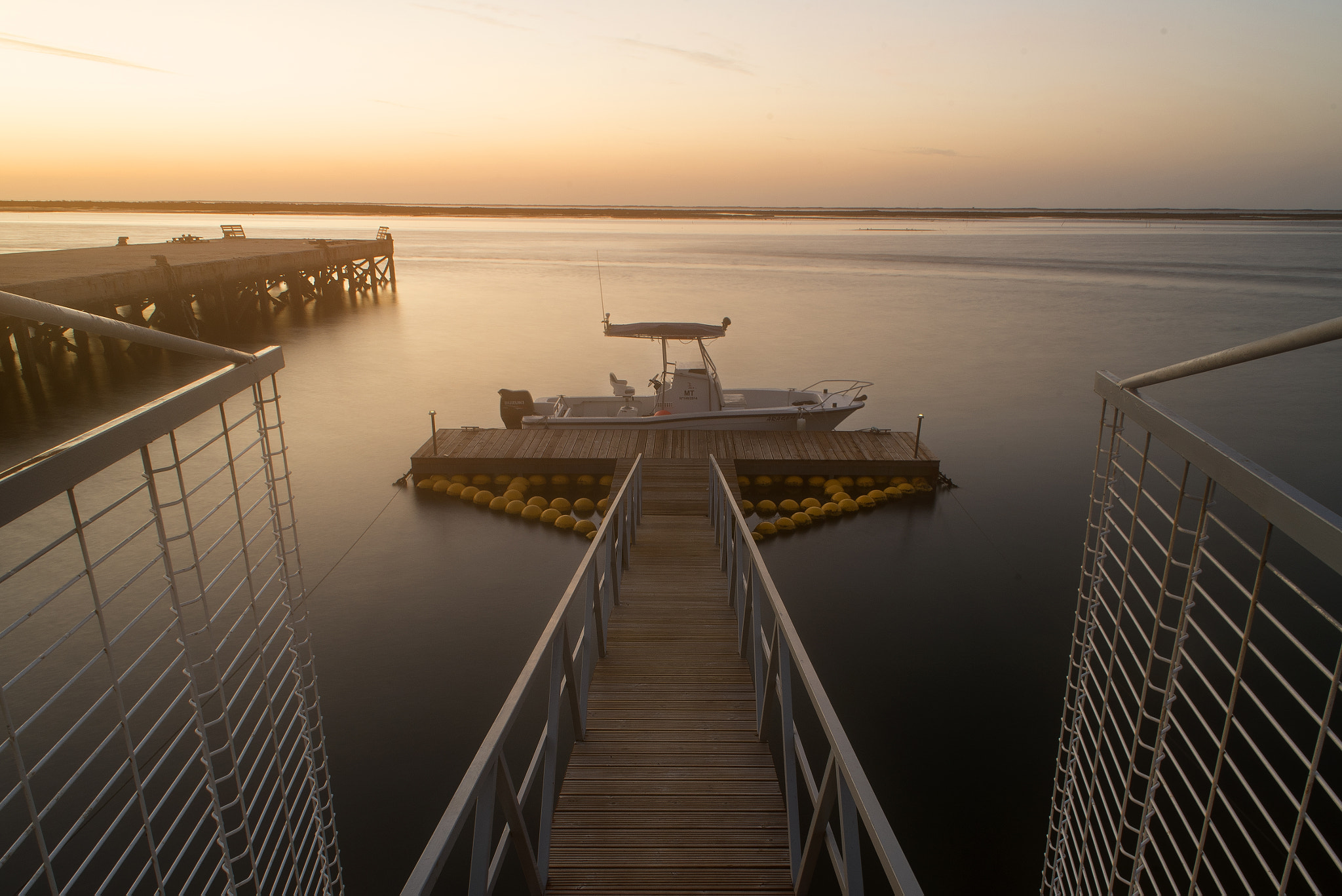 Nikon D750 + Nikon AF Nikkor 20mm F2.8D sample photo. Sunrise series - parking spot photography