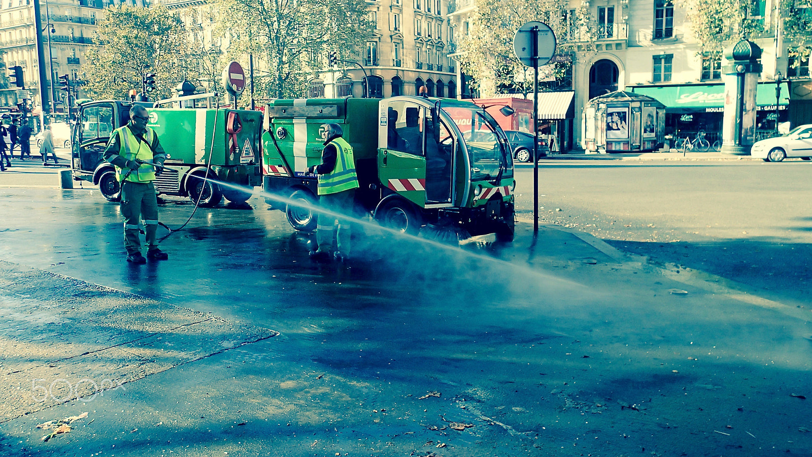 Olympus TG-2 sample photo. We love paris photography