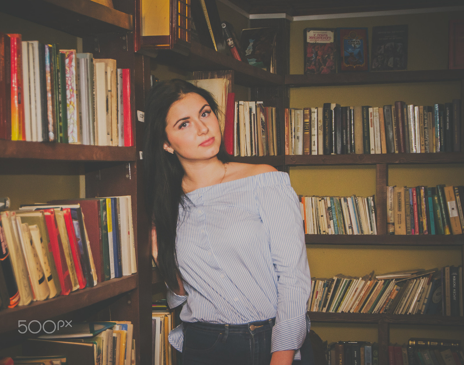 Nikon D7000 sample photo. The girl in the library. photography