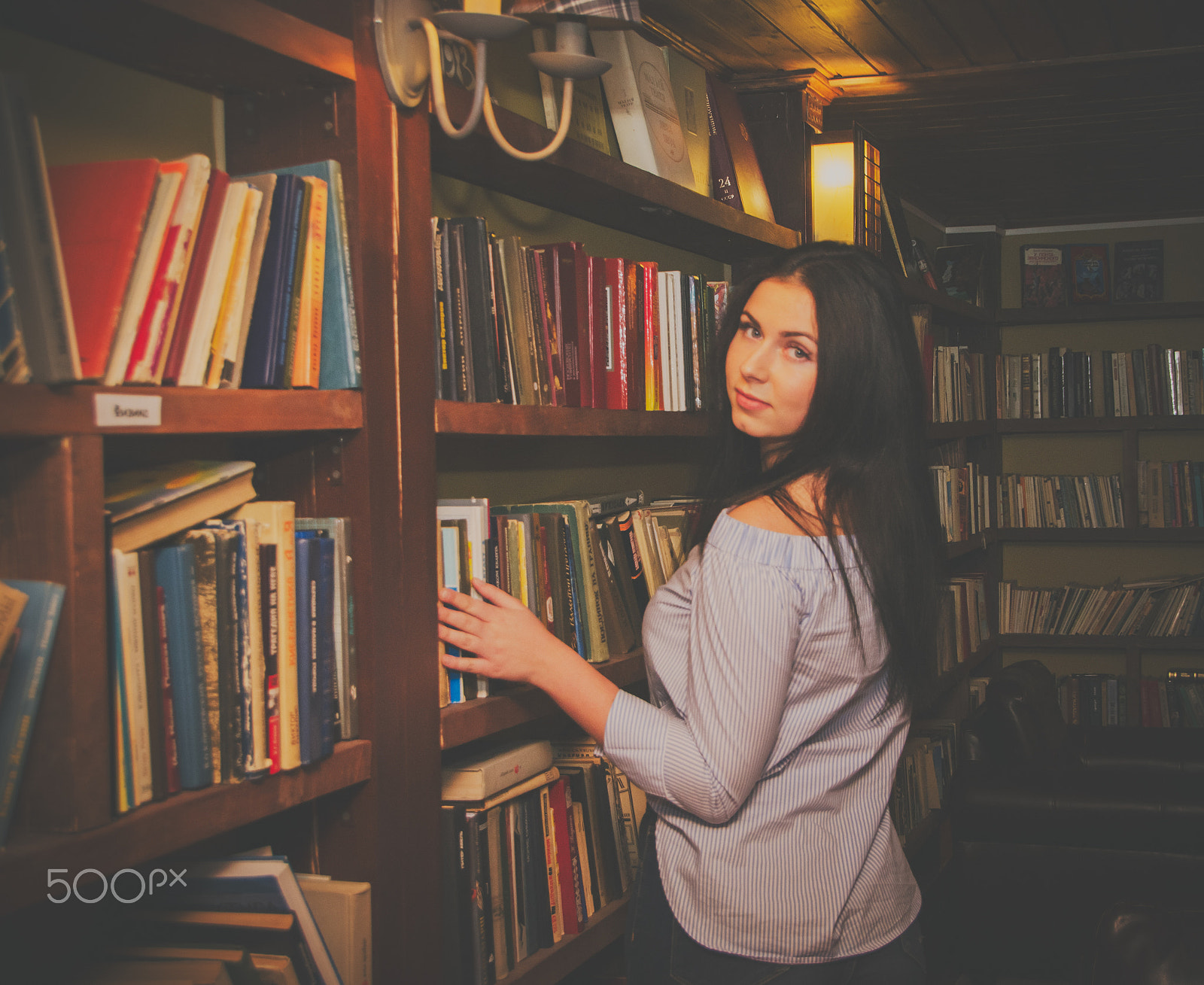 Nikon D7000 sample photo. The girl in the library. photography