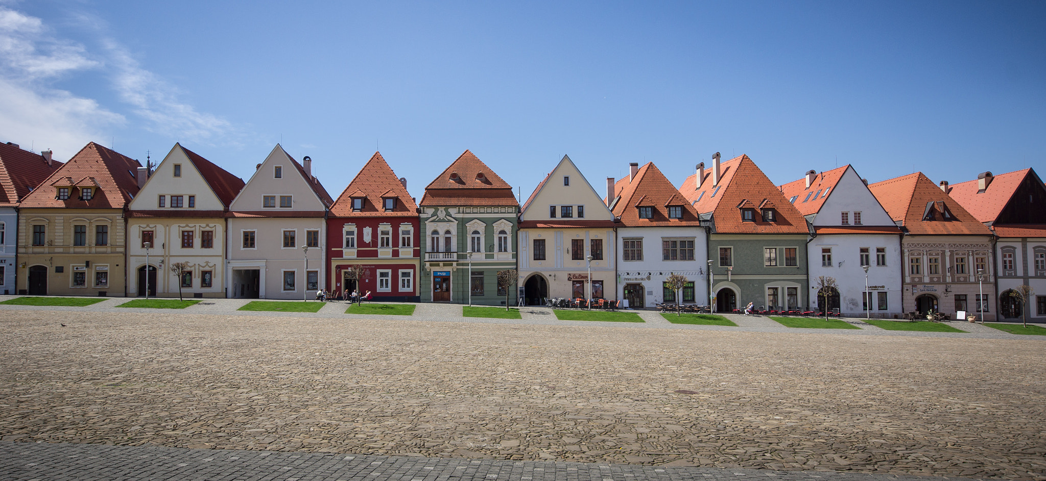 Minolta AF 28-80mm F3.5-5.6 II sample photo. Bardejov old city square houses photography