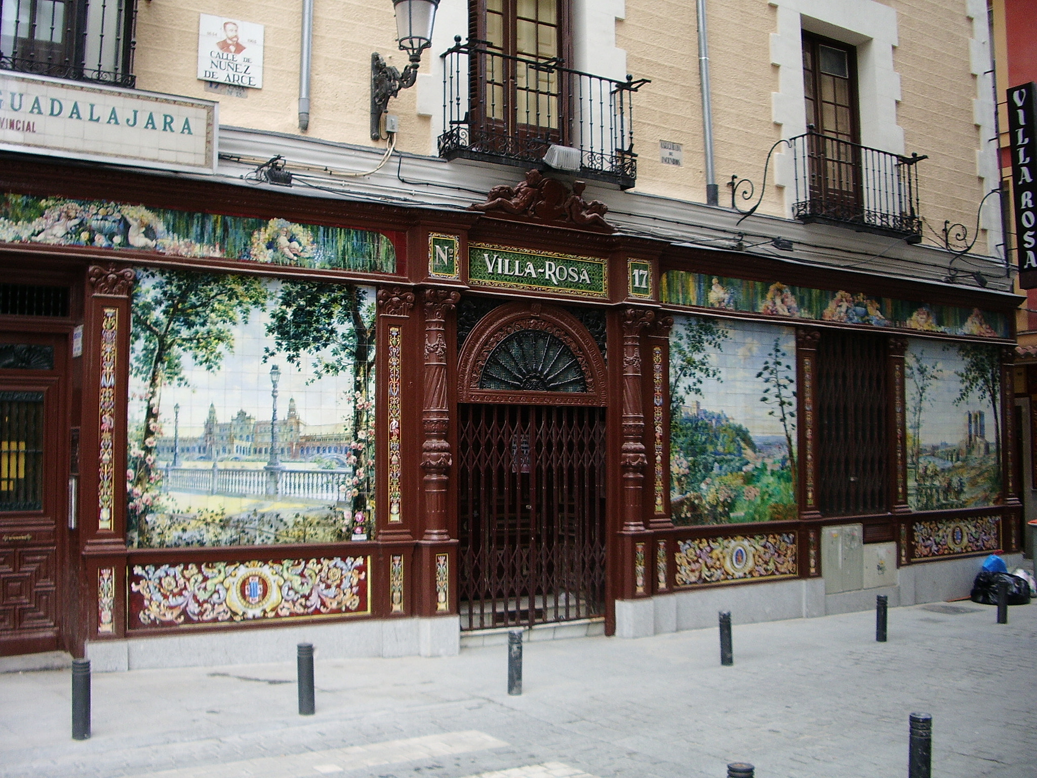 Pentax OPTIO S50 sample photo. Villa rosa madrid photography