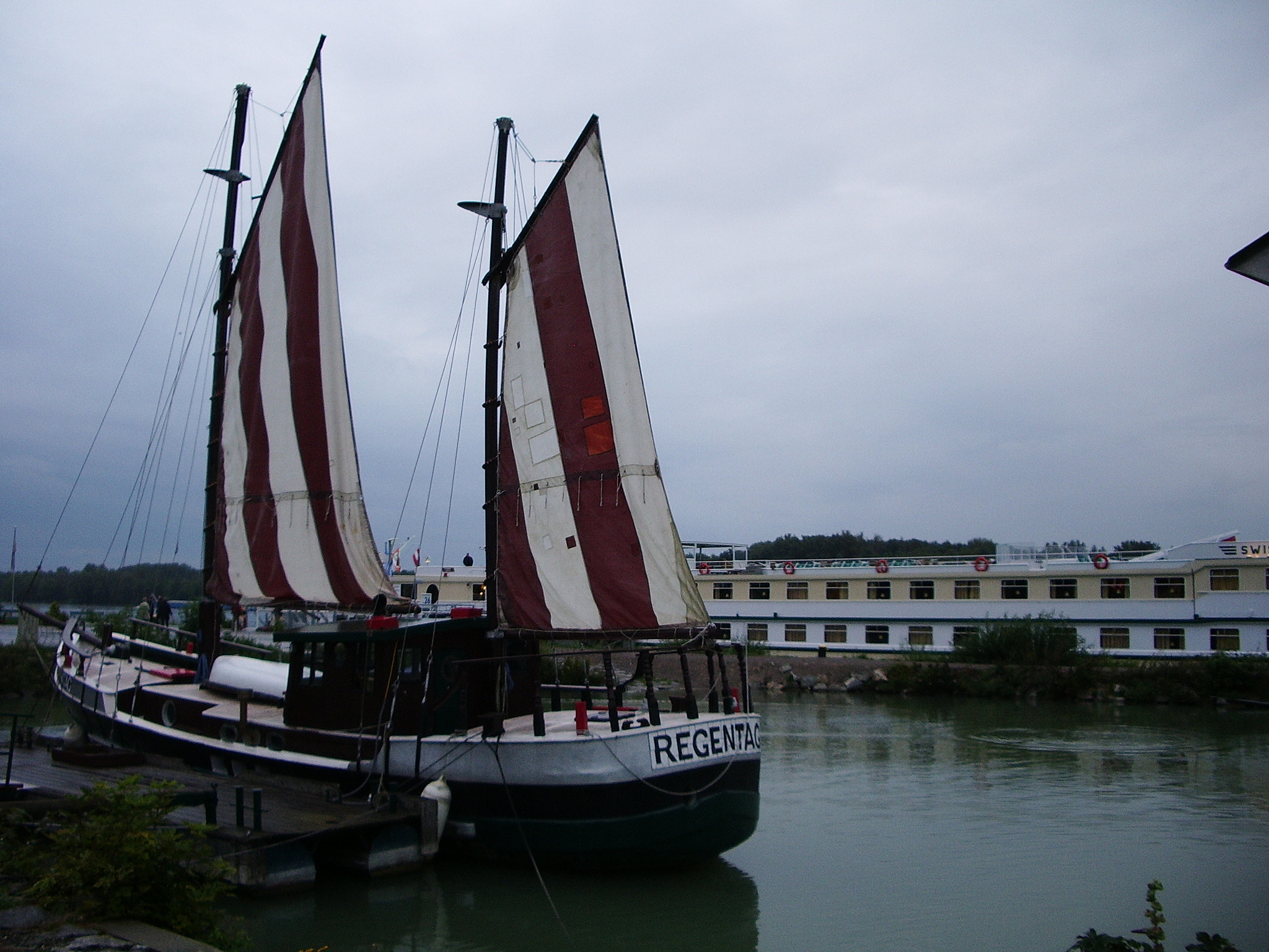Pentax OPTIO S50 sample photo. Danube sails photography