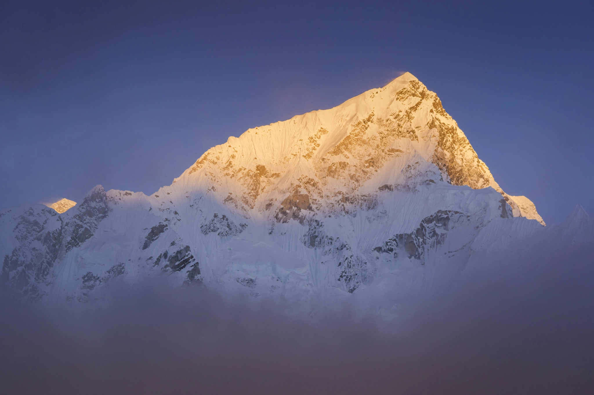 Sony a7 + Tamron SP 70-300mm F4-5.6 Di USD sample photo. Last golden light before sunset at lhotse-everest mountain. photography