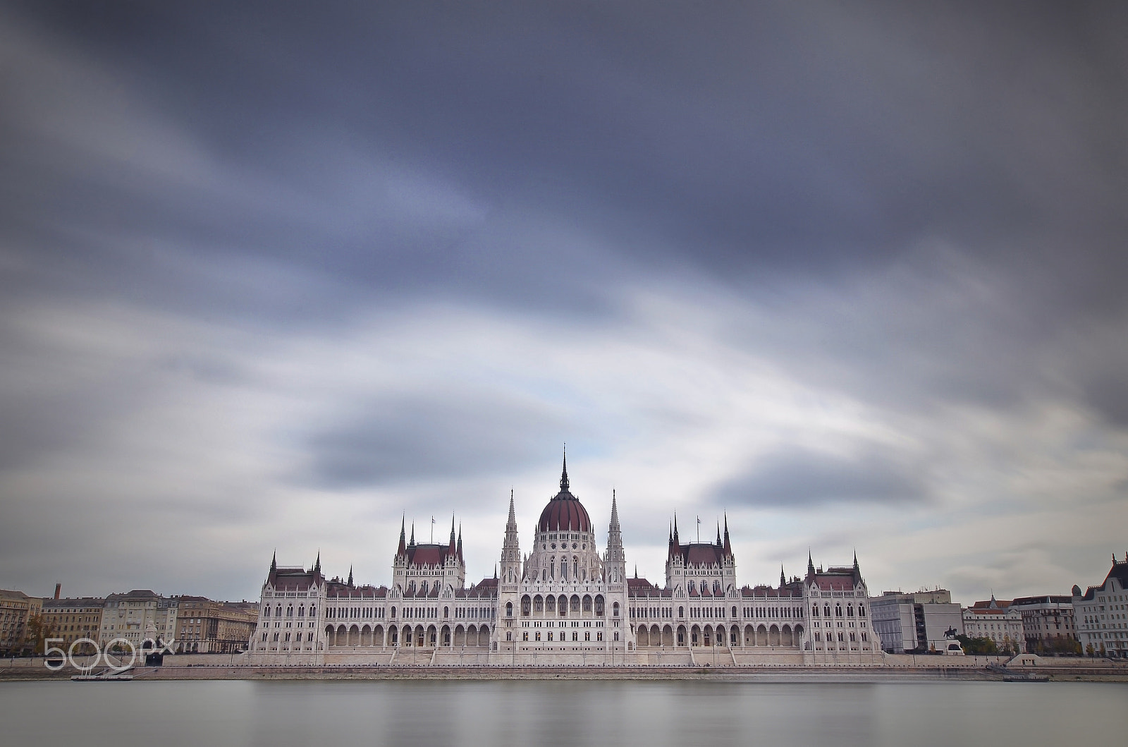 Sigma 10-20mm F3.5 EX DC HSM sample photo. Storm clouds over parliament photography