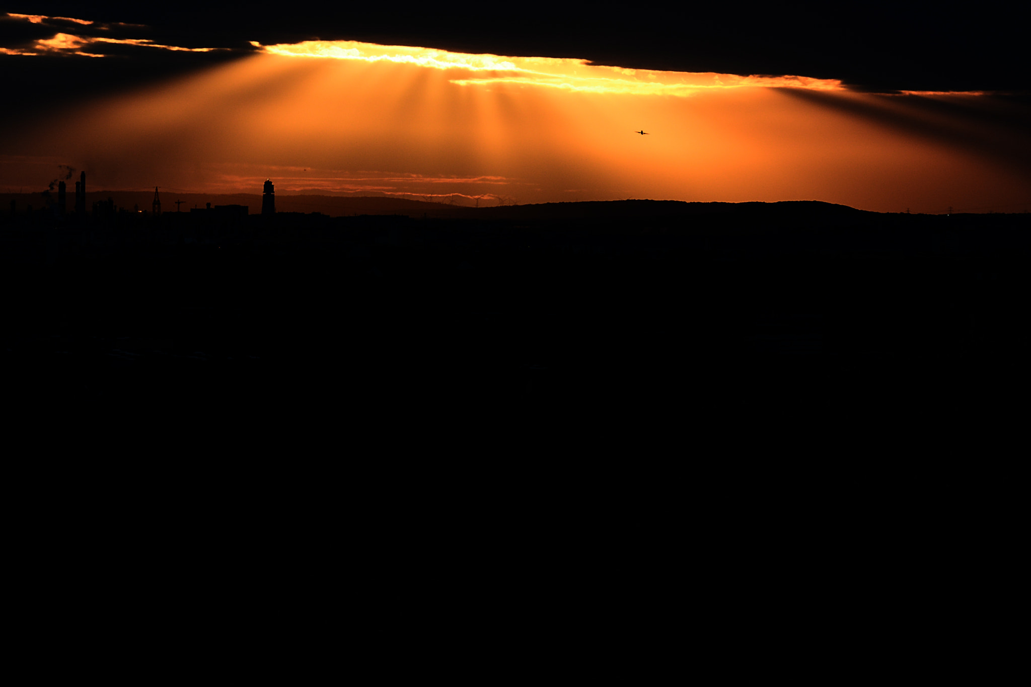 Sigma 17-70mm F2.8-4 DC Macro OS HSM | C sample photo. Flugzeug im sonnenaufgang  photography