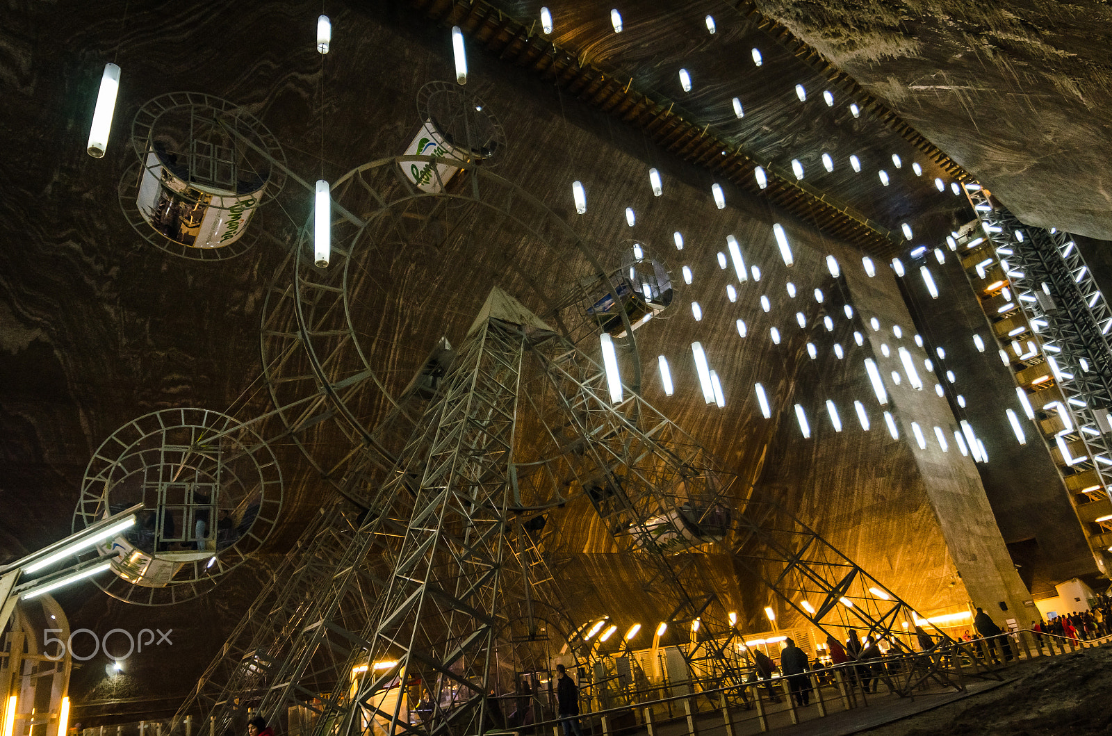 Samyang 14mm F2.8 ED AS IF UMC sample photo. Underground amusement park photography