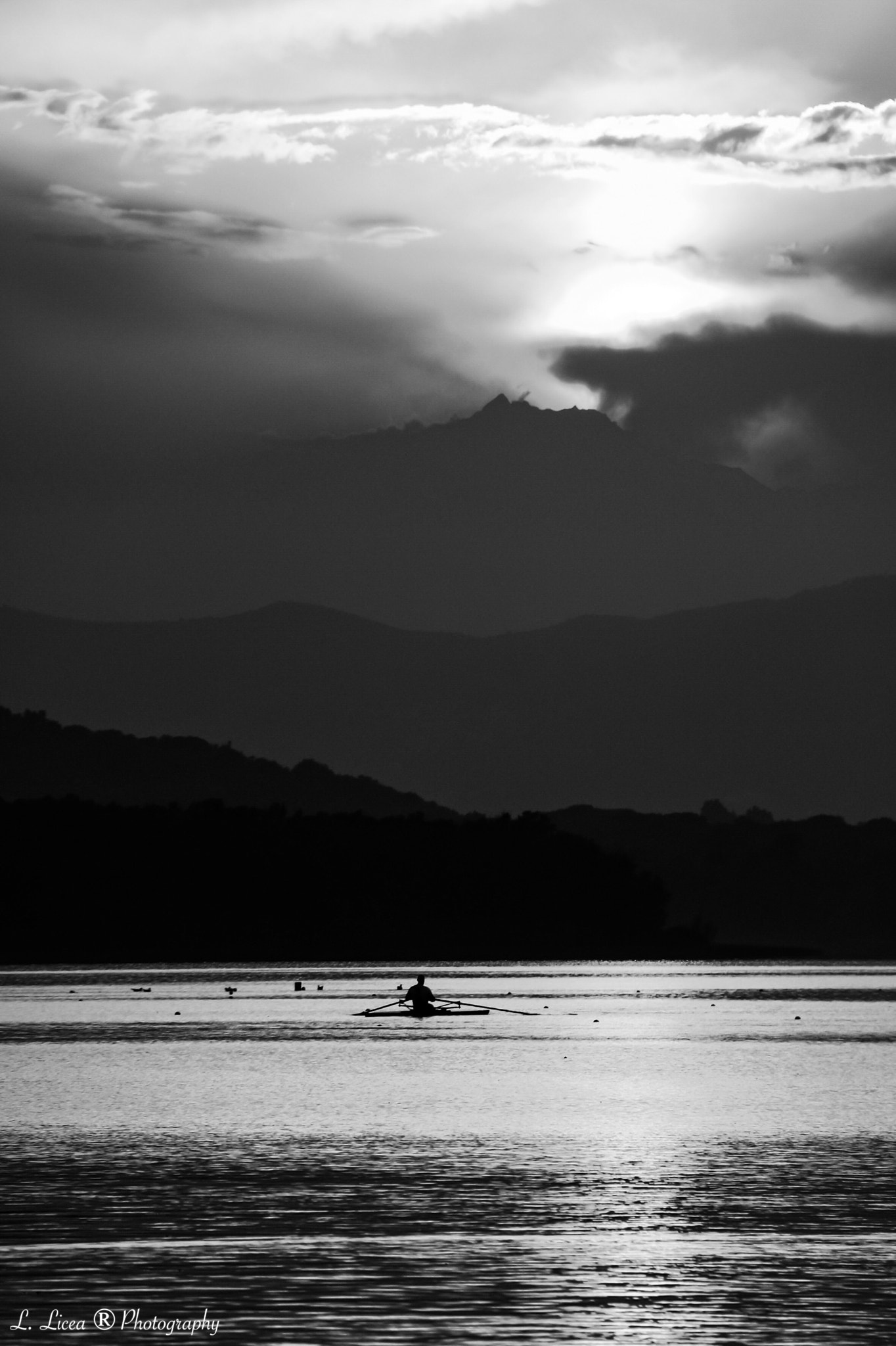 Canon EF-S 18-200mm F3.5-5.6 IS sample photo. Far away (bnw version) photography