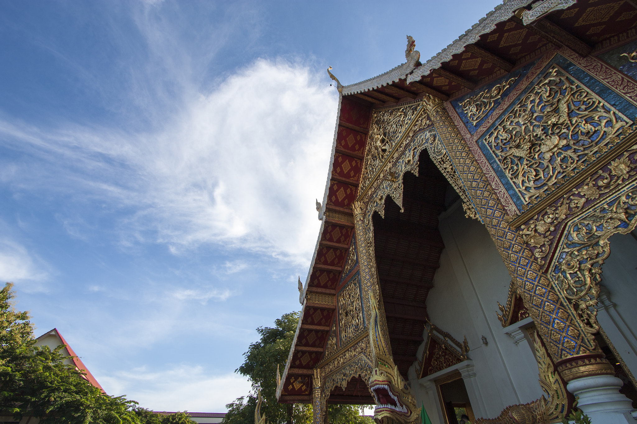 Canon EF-S 10-22mm F3.5-4.5 USM sample photo. Wat phra singh photography