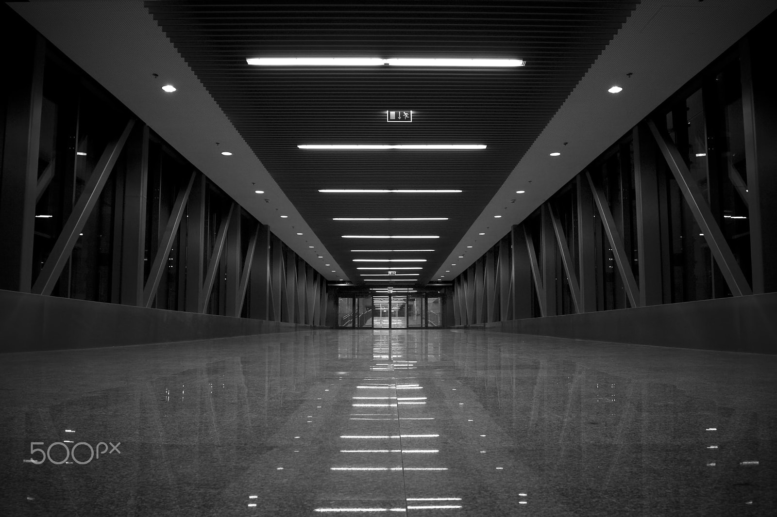 Canon EOS 40D + Canon EF 17-40mm F4L USM sample photo. Evacuation corridor at cracow airport photography