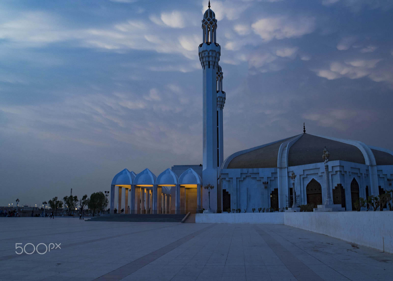 Sony a7R + Sony E 18-200mm F3.5-6.3 OSS LE sample photo. Mosque at jeddah photography