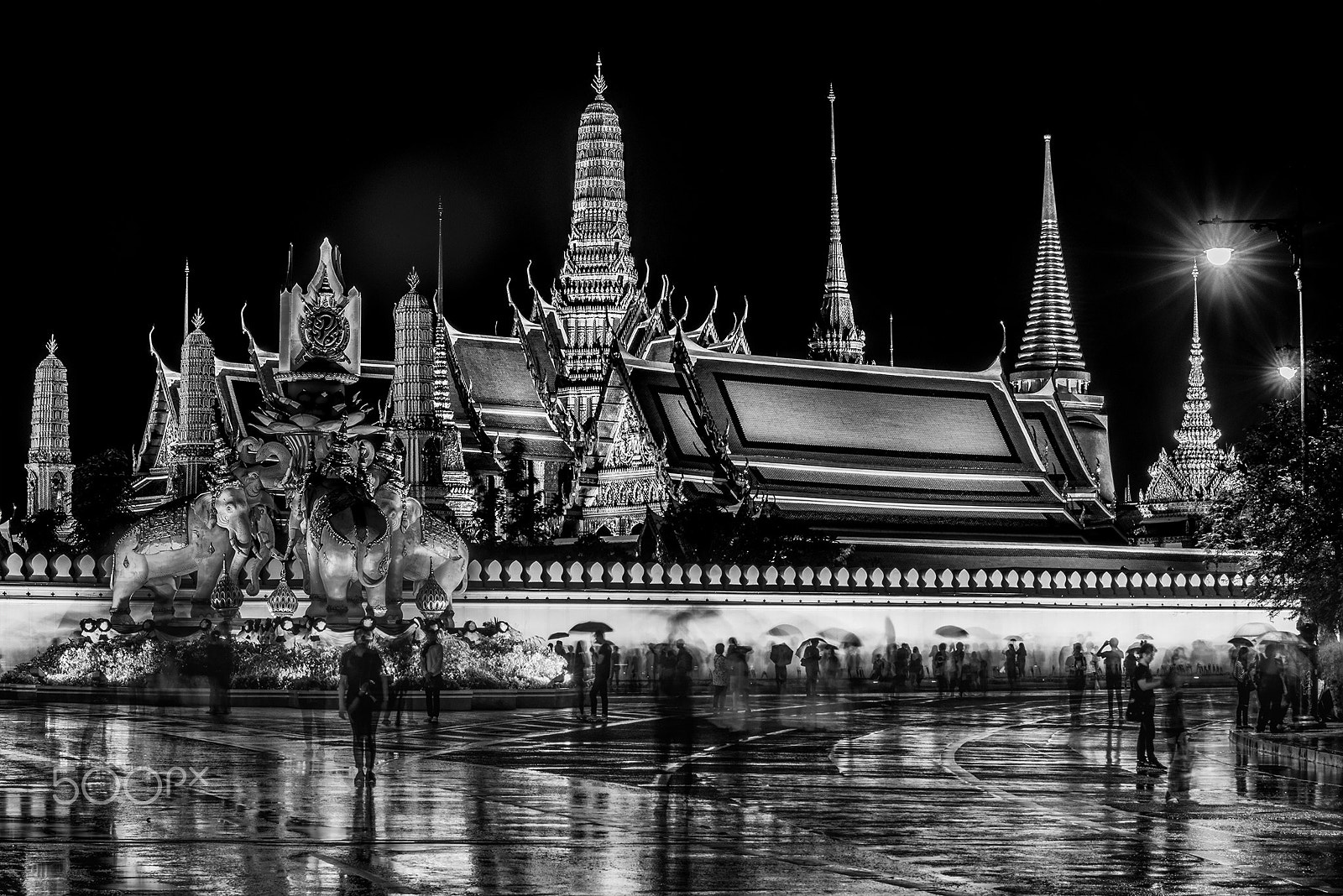 Sigma 70-200mm F2.8 EX DG Macro HSM II sample photo. The grand palace of thailand. photography