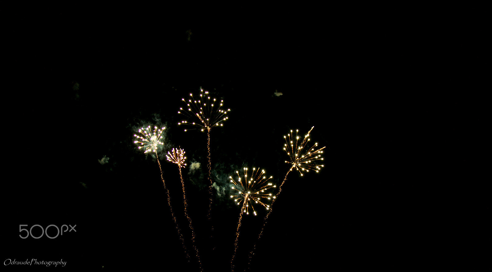 Sony Alpha DSLR-A550 + Tokina AF 28-300mm F4-6.3 sample photo. Fireworks photography