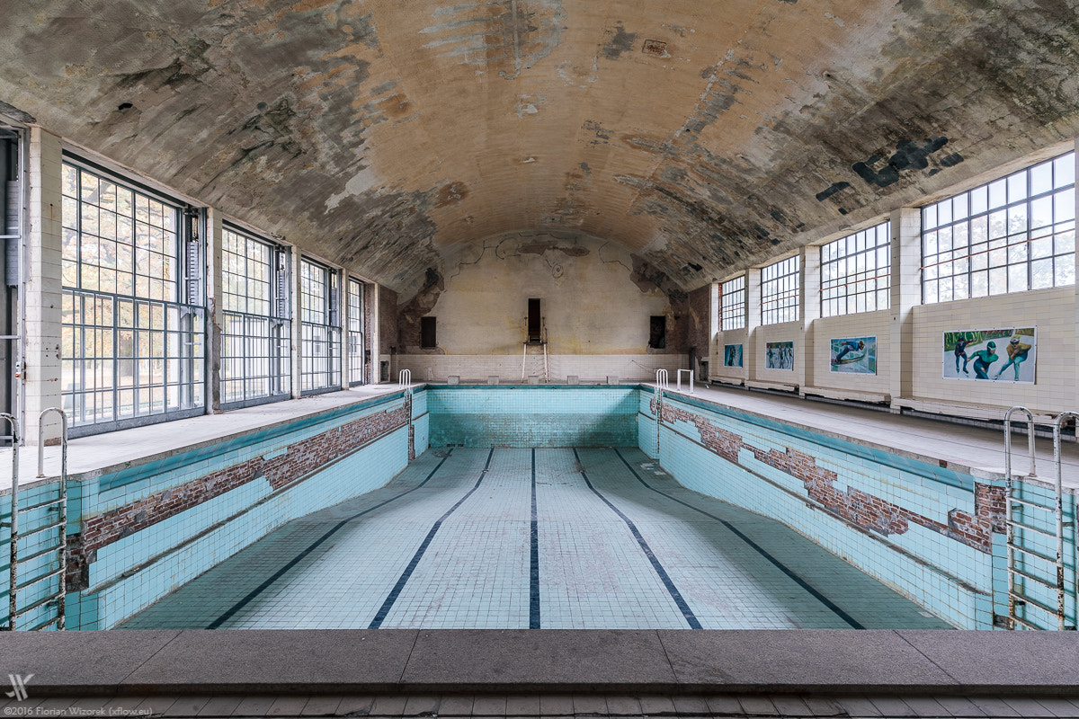 Canon EF 16-35mm F4L IS USM sample photo. Nobody's swimming... photography