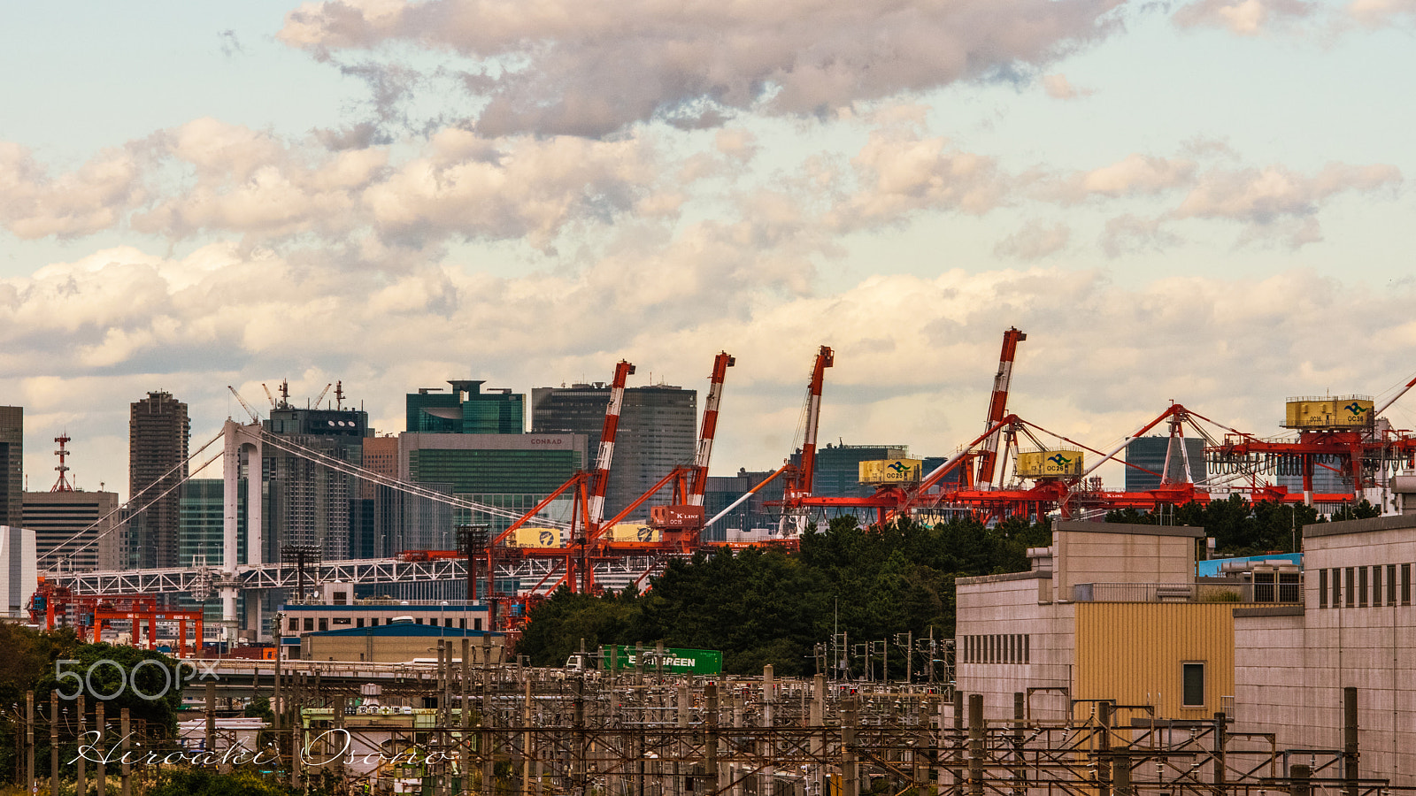 Sigma 150-500mm F5-6.3 DG OS HSM sample photo. Gantry crane photography