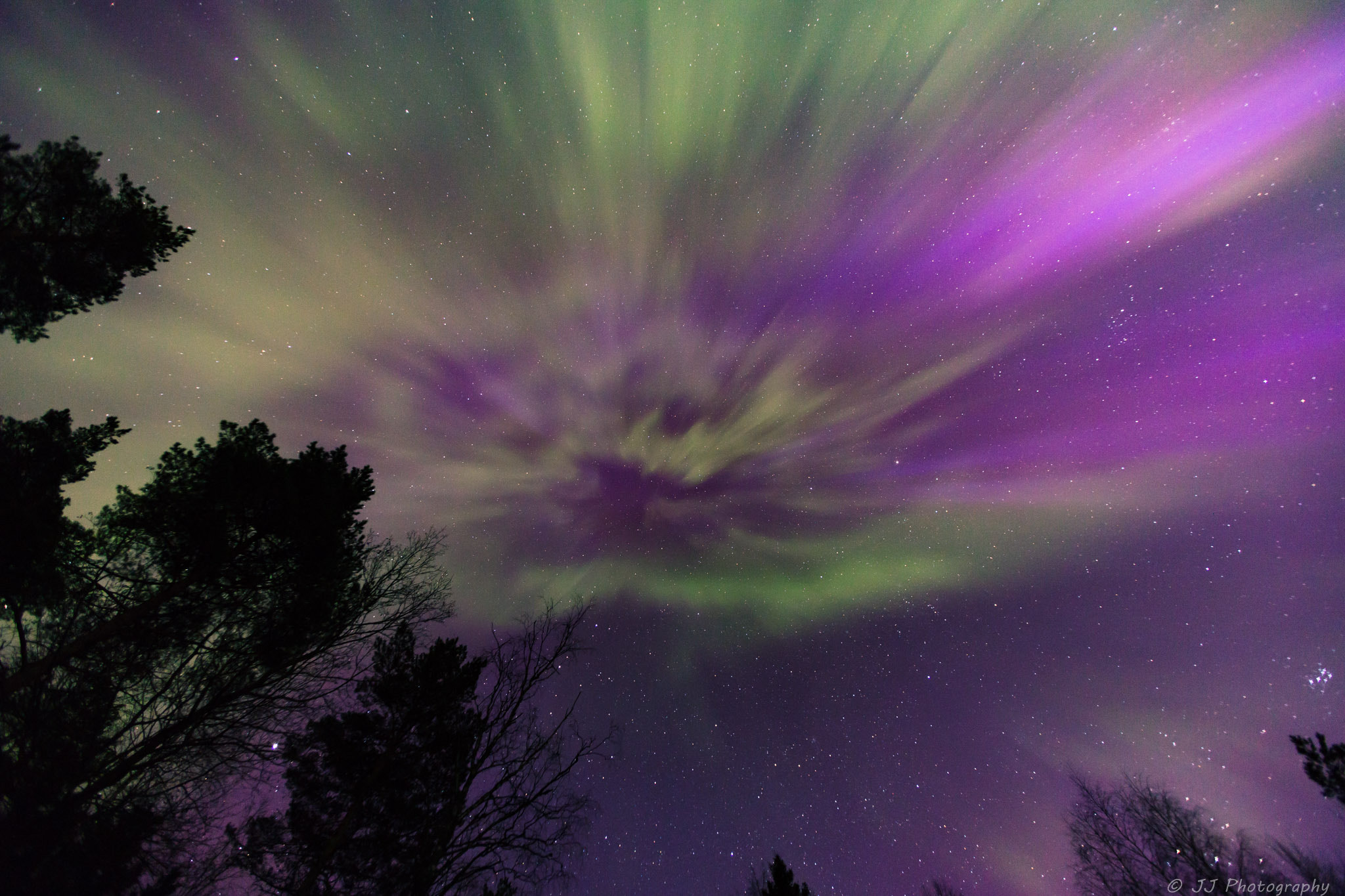 Canon EOS 6D + Canon EF 17-35mm f/2.8L sample photo. Auroras color corona photography