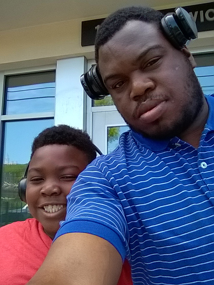 Nokia Lumia 830 sample photo. The photo bomb photography