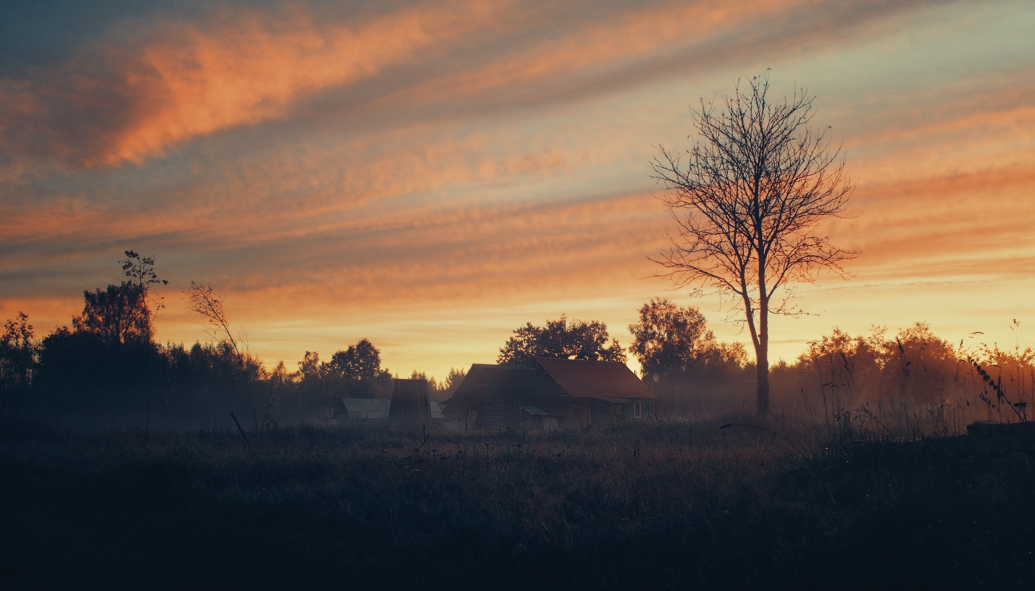 Nikon D700 + Nikon AF Nikkor 28mm F2.8D sample photo. The village is asleep photography
