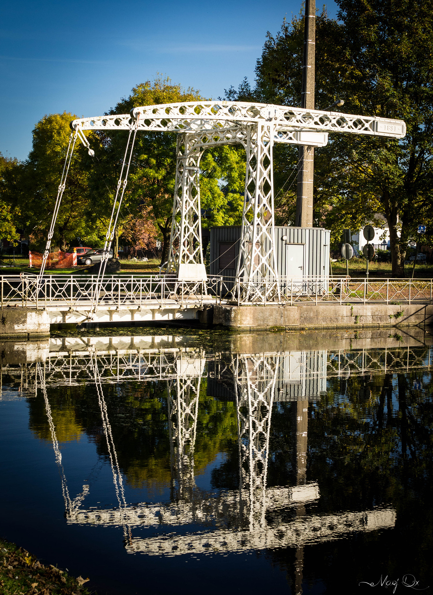 Olympus OM-D E-M10 II + Sigma 30mm F2.8 DN Art sample photo. Lock with boats photography