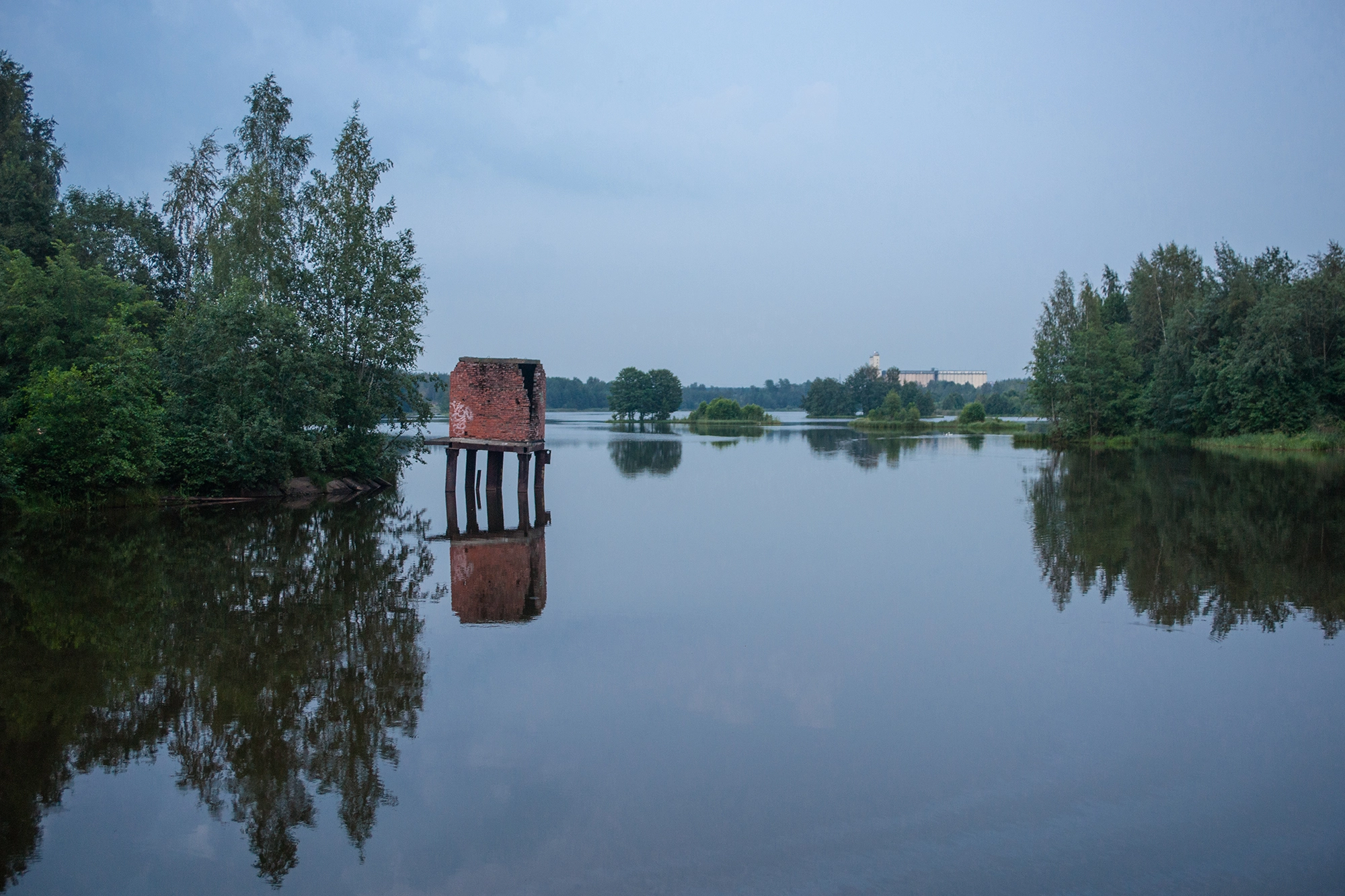 Sony Alpha DSLR-A900 sample photo. Something brick on the lake photography