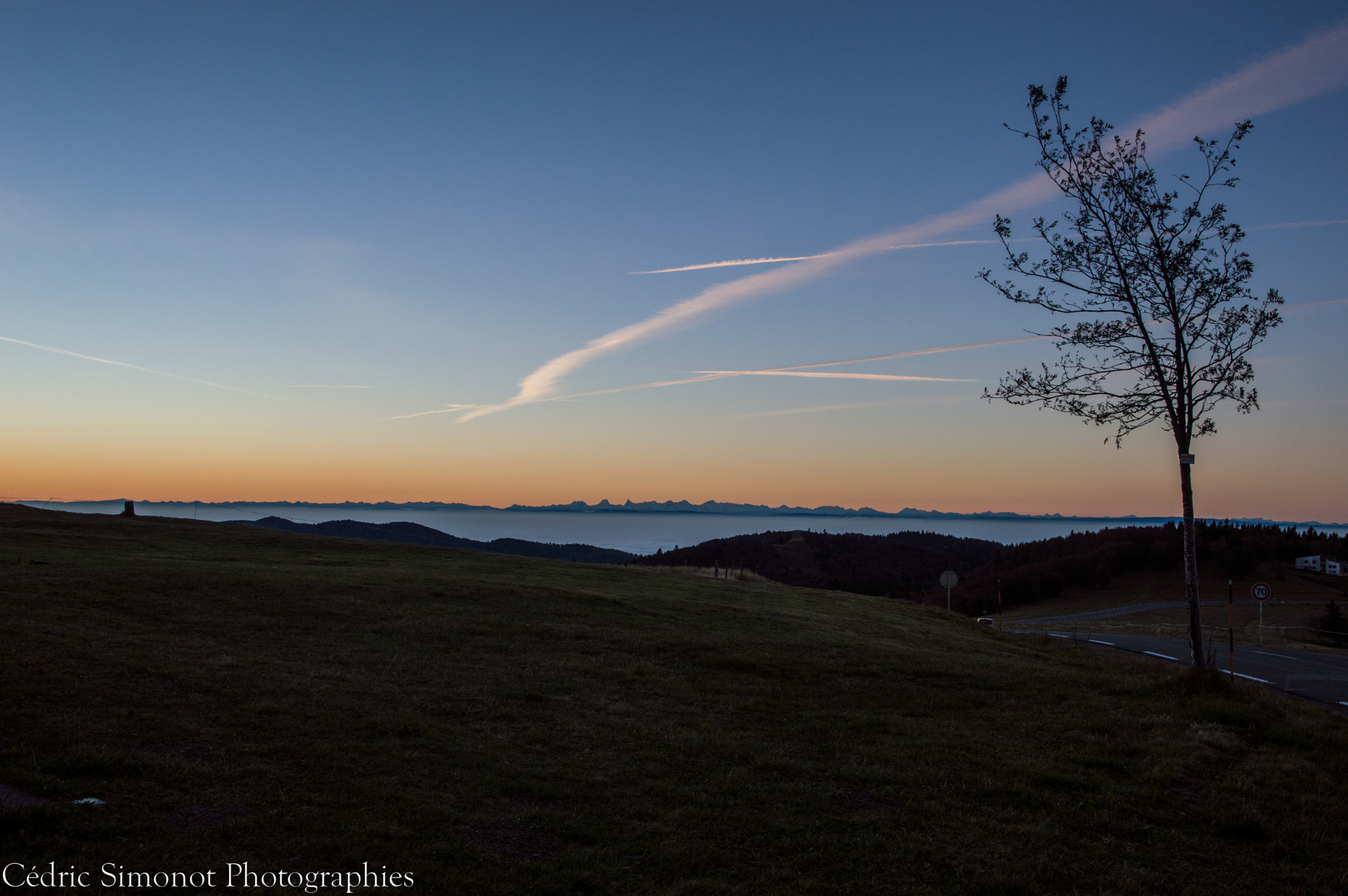 Nikon D3200 sample photo. Lever de soleil avec les alpes photography