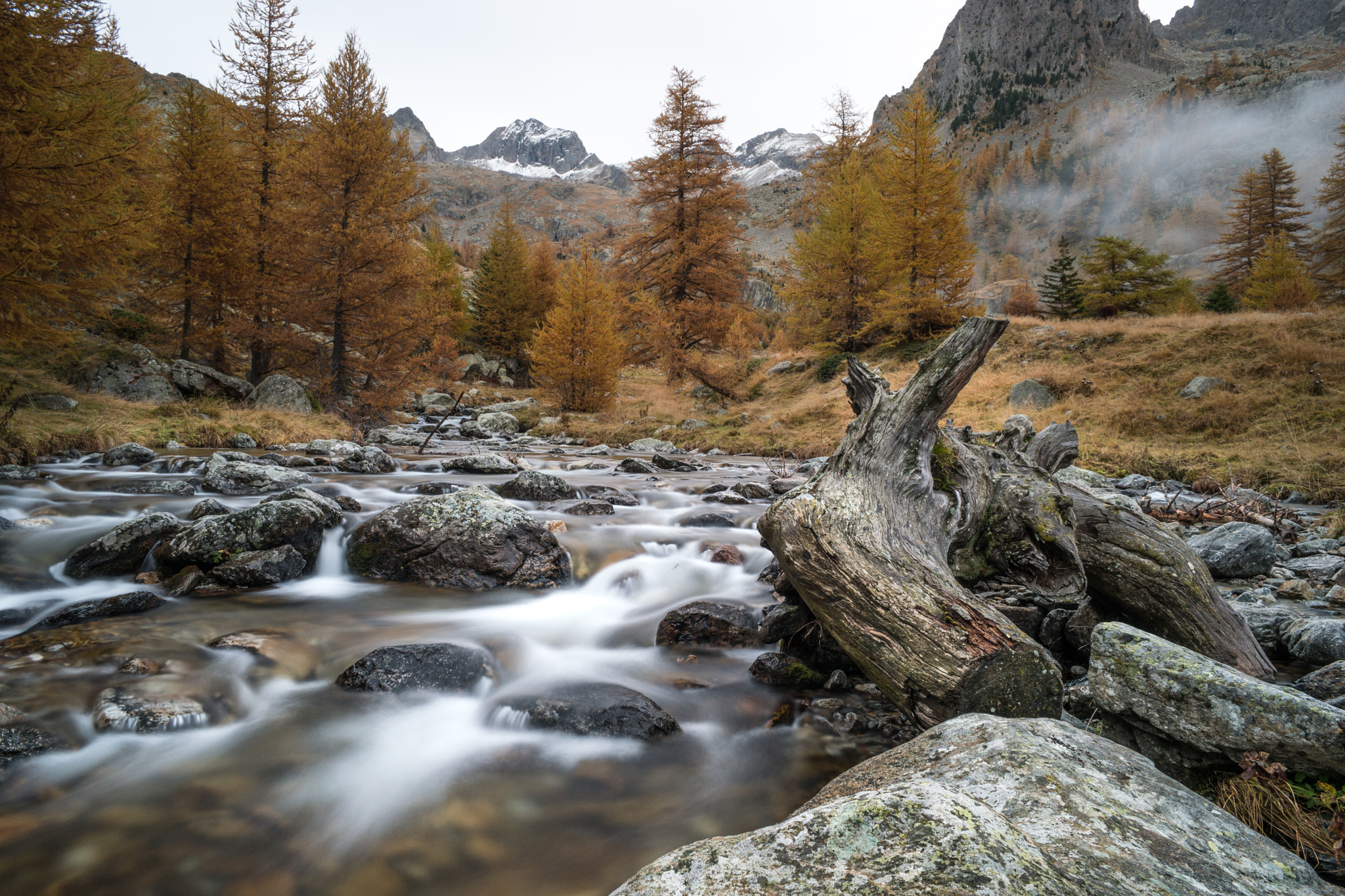 Samsung NX1 + Samsung NX 16mm F2.4 Pancake sample photo. A place to be photography