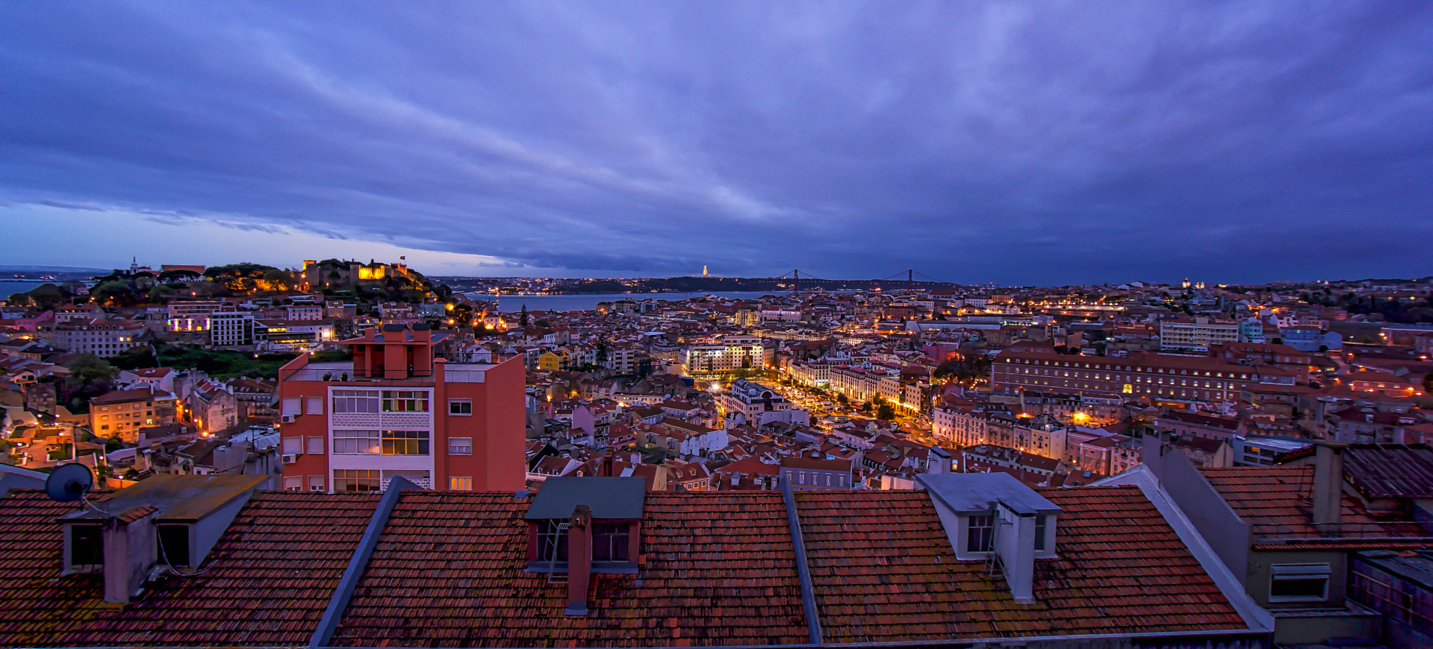 Sony E 10-18mm F4 OSS sample photo. Lisbon photography