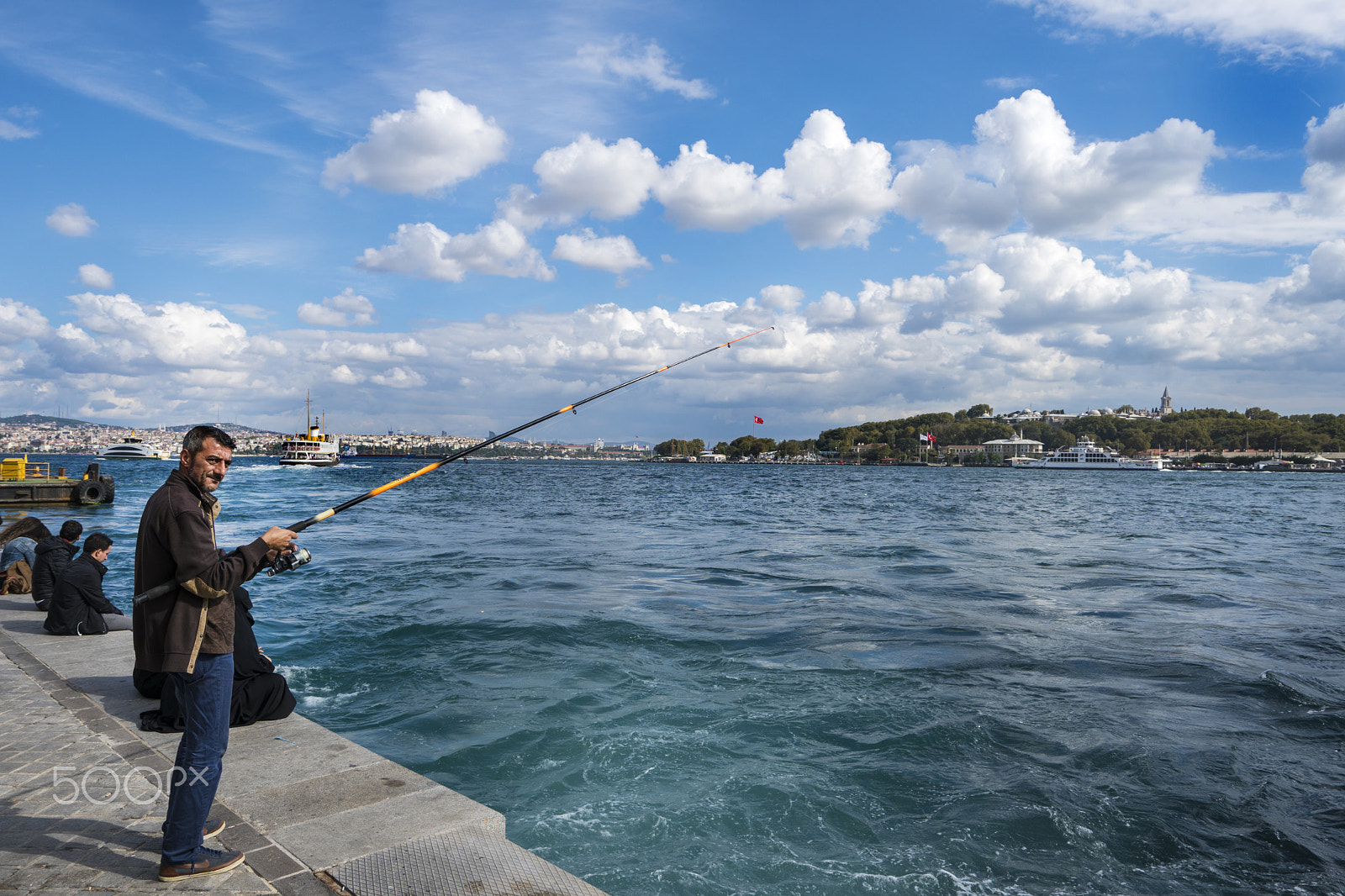 Sony a6300 + Sony Vario-Tessar T* FE 16-35mm F4 ZA OSS sample photo. Karakoy liman photography