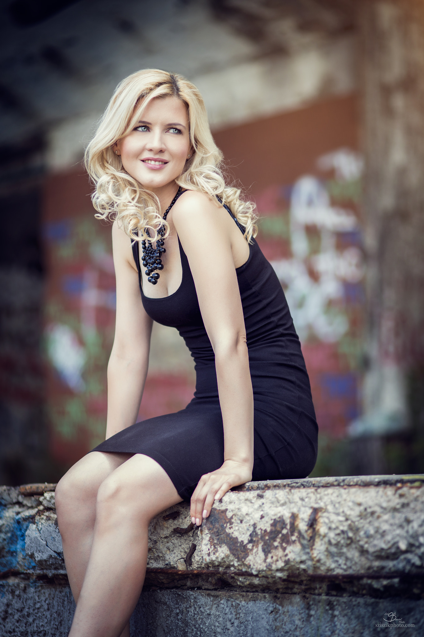 Canon EOS 6D + Canon EF 100mm F2.0 USM sample photo. Img photography