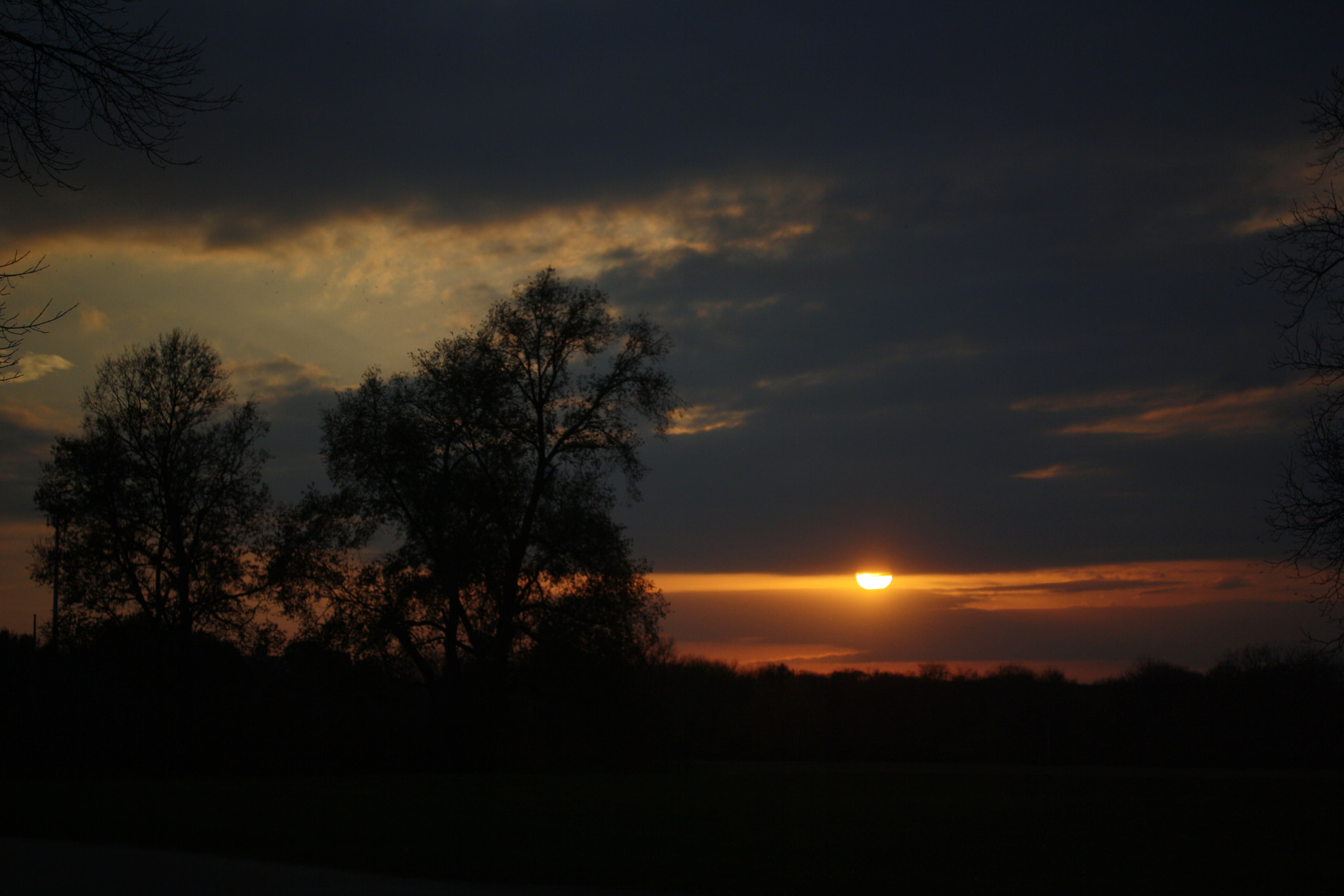 Canon EOS 1000D (EOS Digital Rebel XS / EOS Kiss F) sample photo. Sunset photography