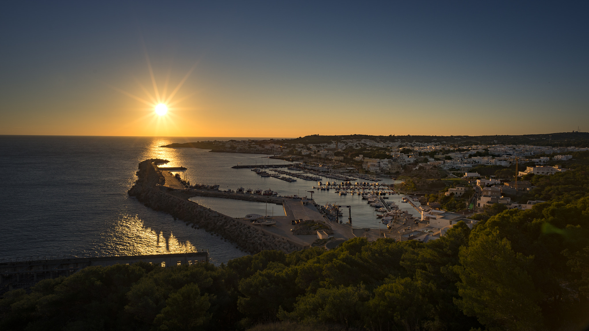 Nikon D610 + Nikon AF Nikkor 20mm F2.8D sample photo. Sunset over santa maria di leuca photography