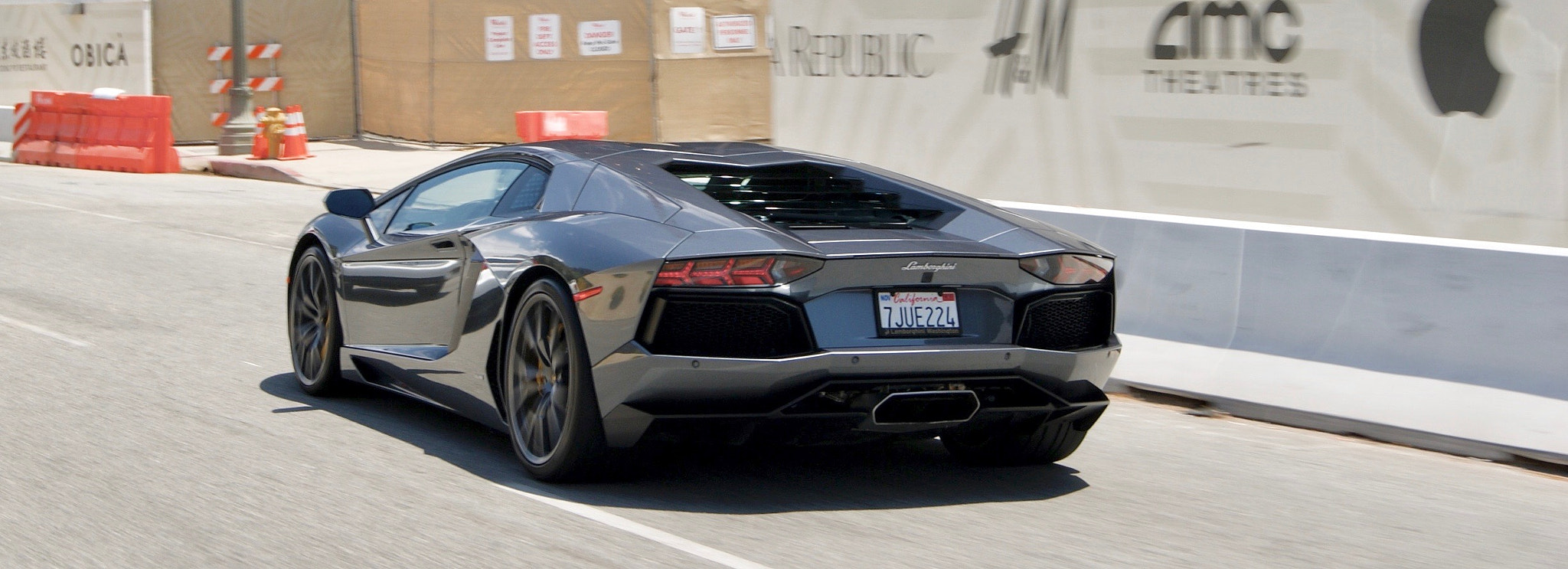 Sony DT 18-55mm F3.5-5.6 SAM II sample photo. The cruising aventador photography