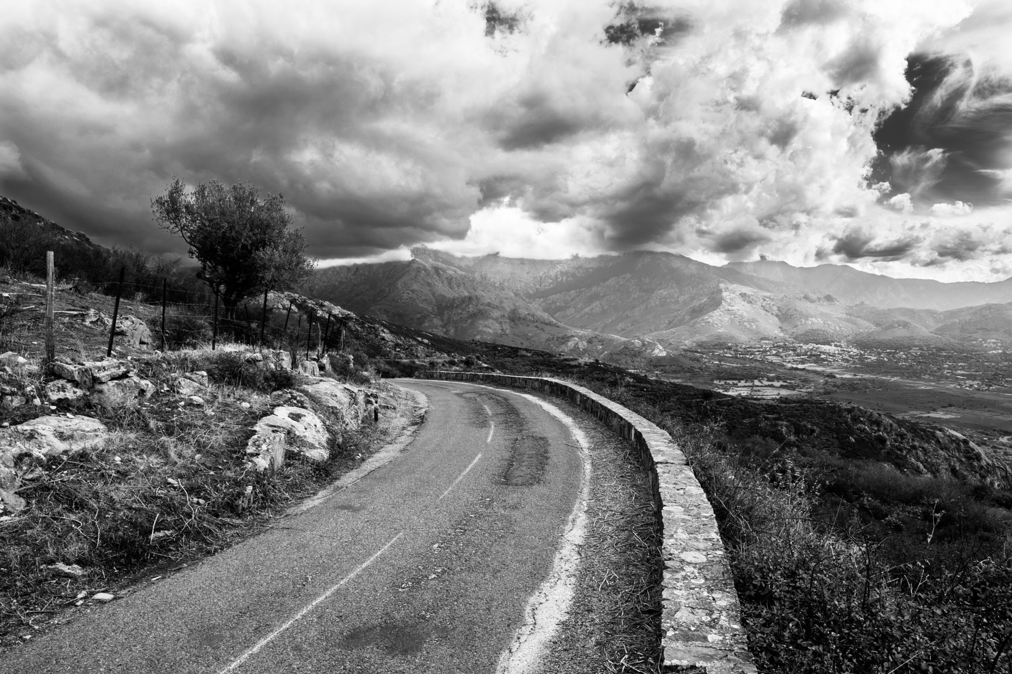 Samyang 14mm F2.8 ED AS IF UMC sample photo. Route corse photography