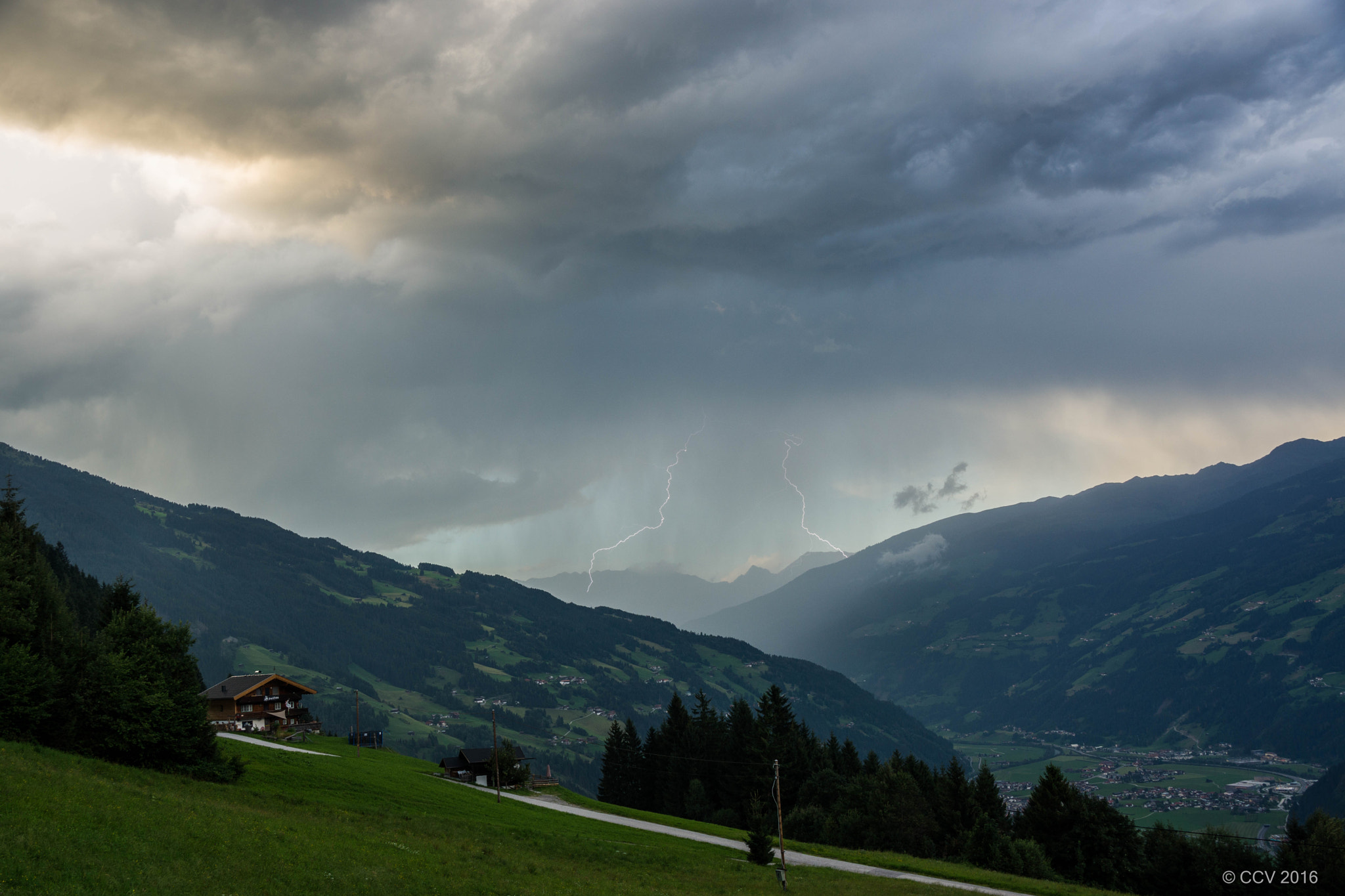 Sony DT 18-135mm F3.5-5.6 SAM sample photo. Bifide tyrolien photography