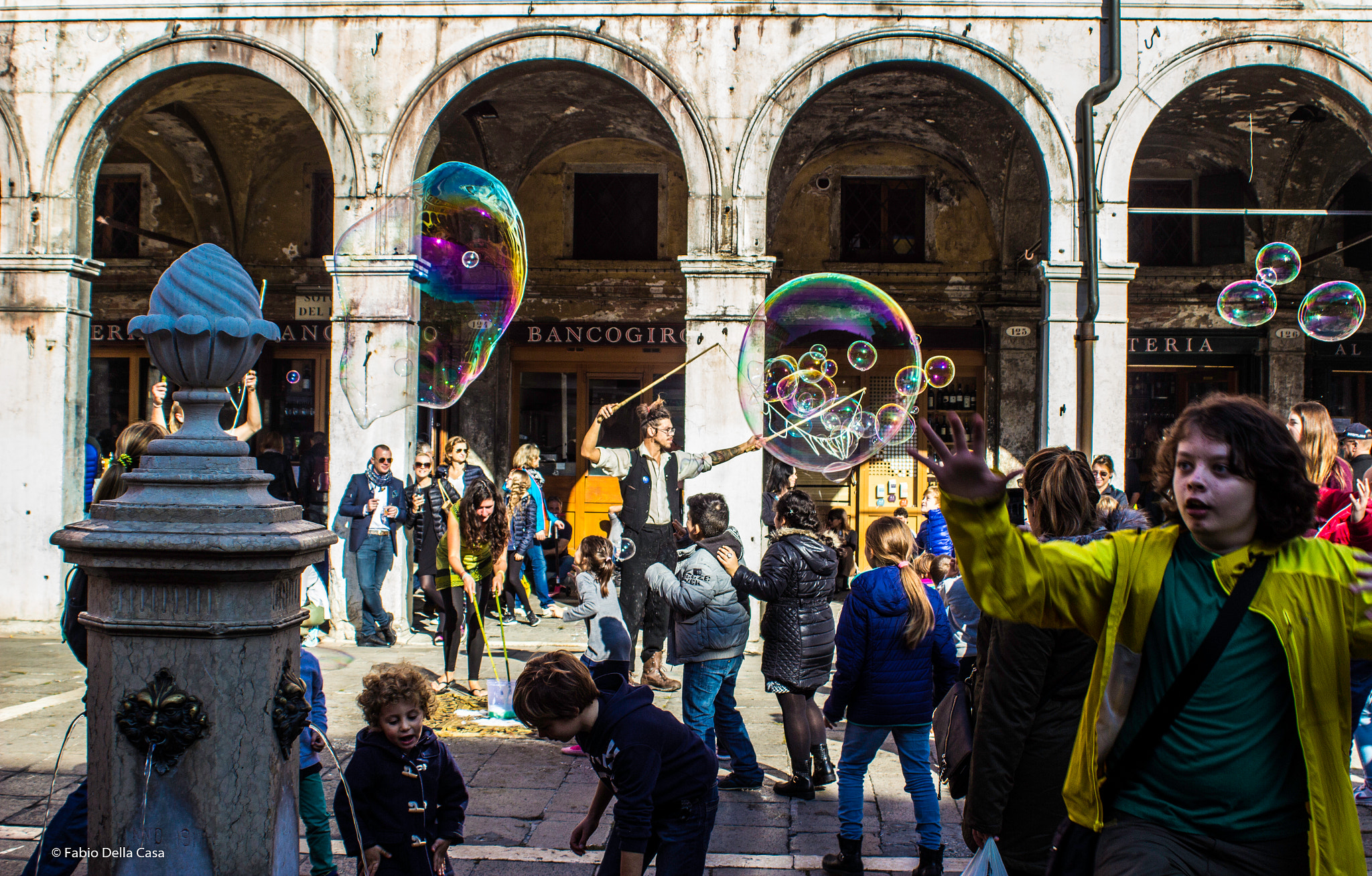 Canon EOS 600D (Rebel EOS T3i / EOS Kiss X5) + Canon EF 28-80mm f/3.5-5.6 sample photo. Venezia bolle di sapone photography