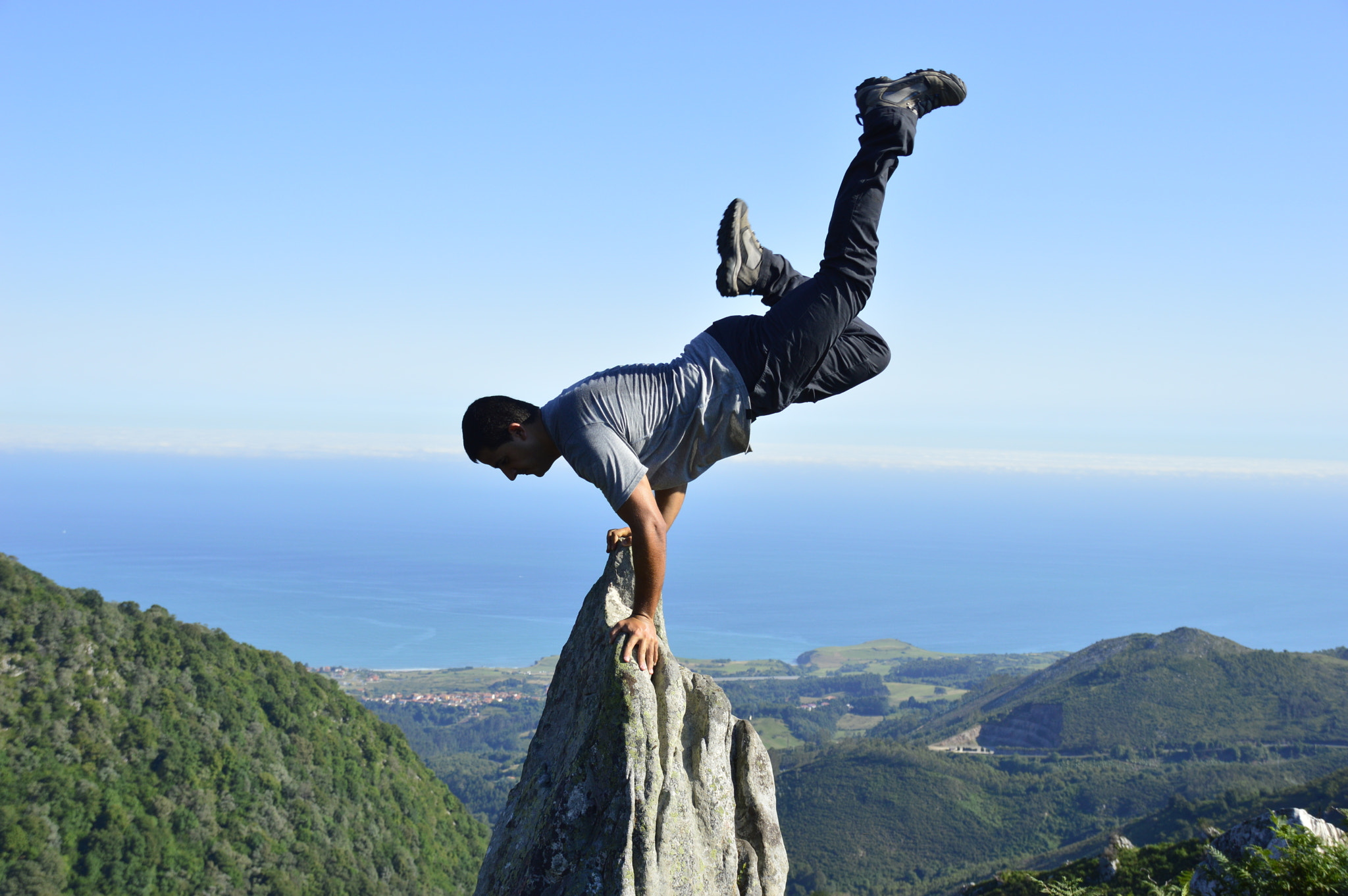 Nikon D3200 + Sigma 18-200mm F3.5-6.3 II DC OS HSM sample photo. Yo y las piedras photography