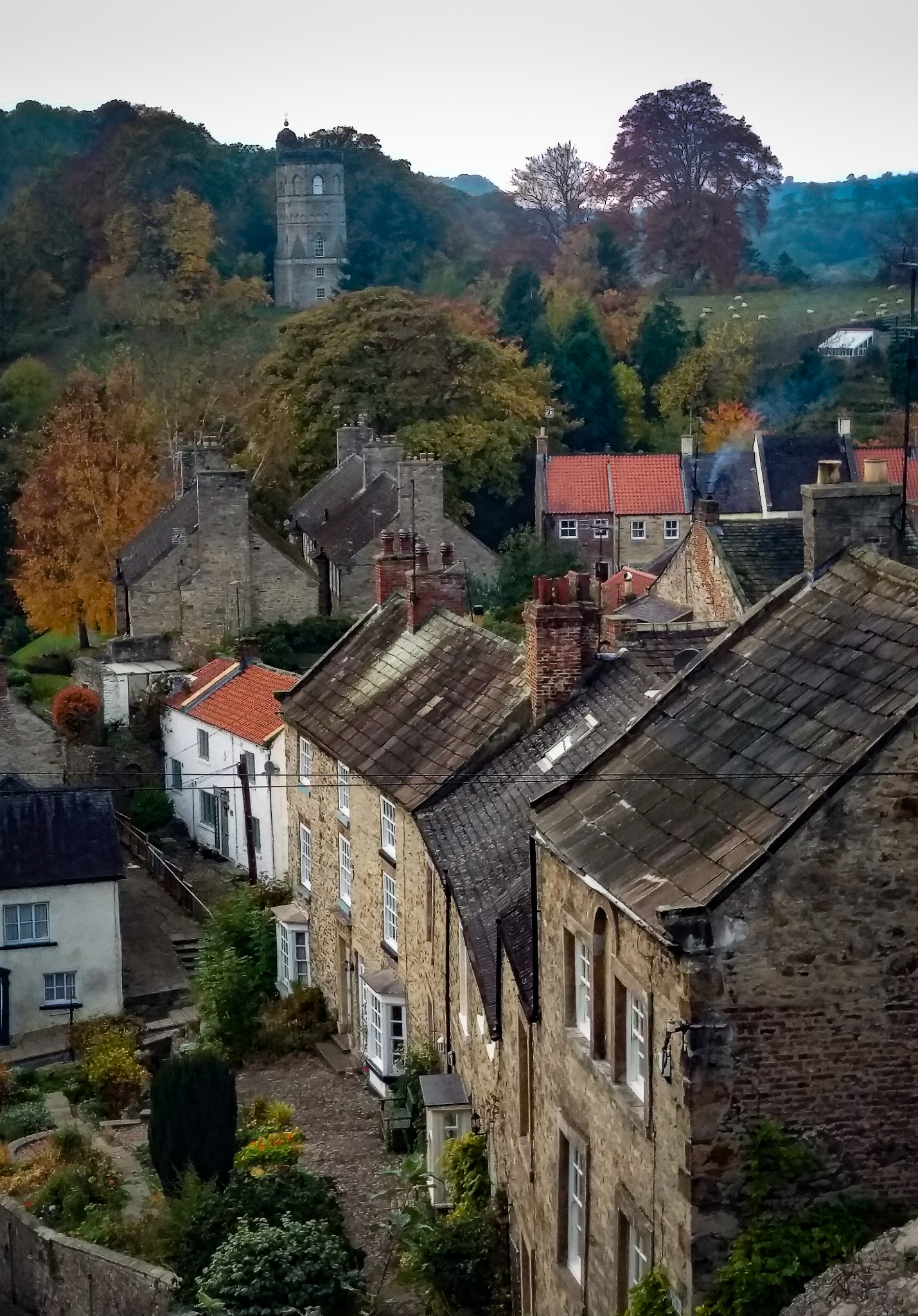 HTC M9 sample photo. Culloden tower in the autumn photography