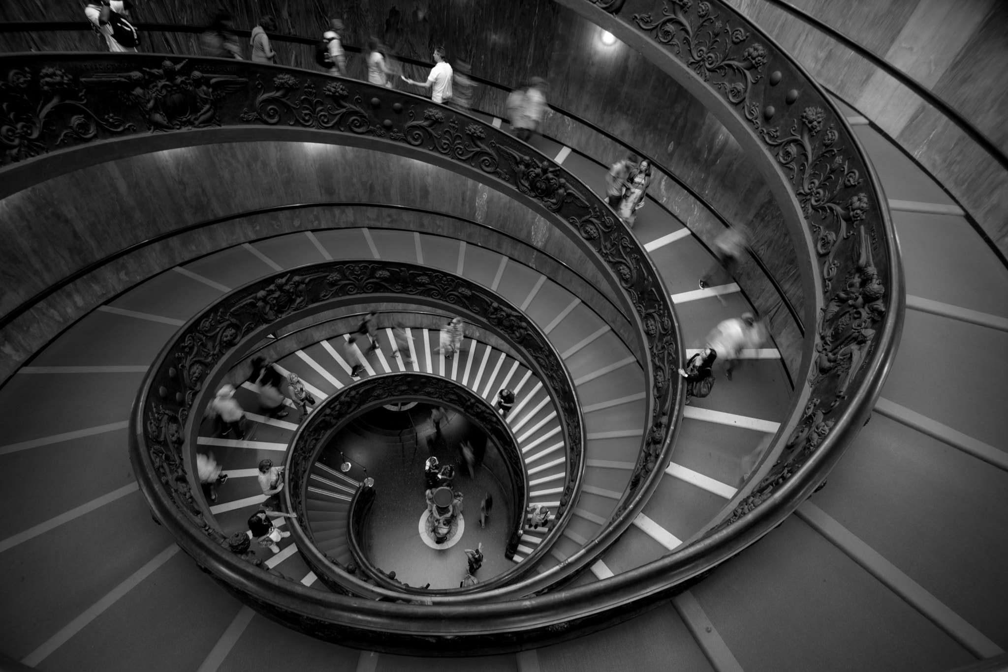 Tokina AT-X Pro 11-16mm F2.8 DX sample photo. Museum spiral photography