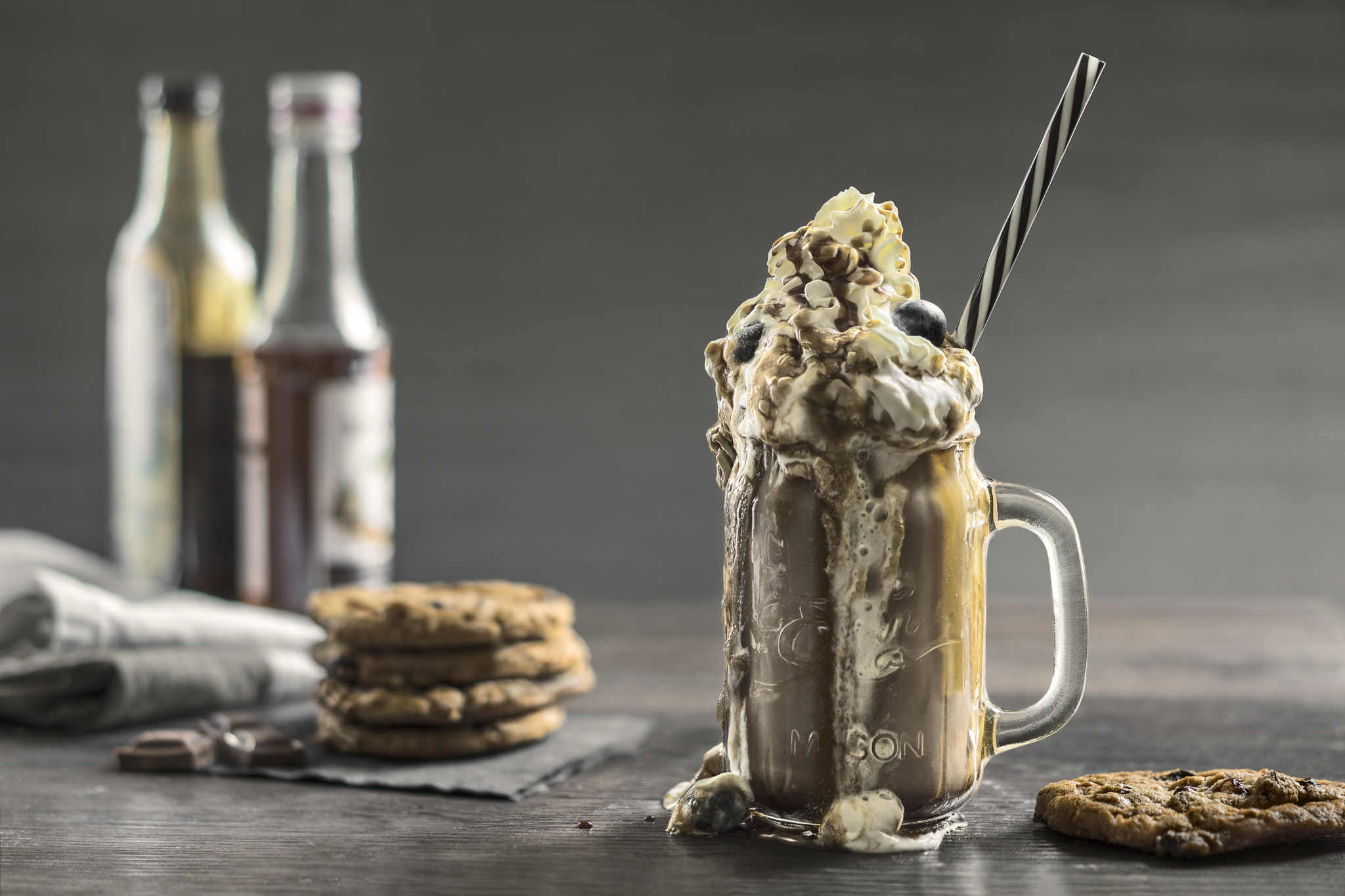 Sony a6000 + Sony Sonnar T* FE 55mm F1.8 ZA sample photo. Chocolate milkshake and cookies photography