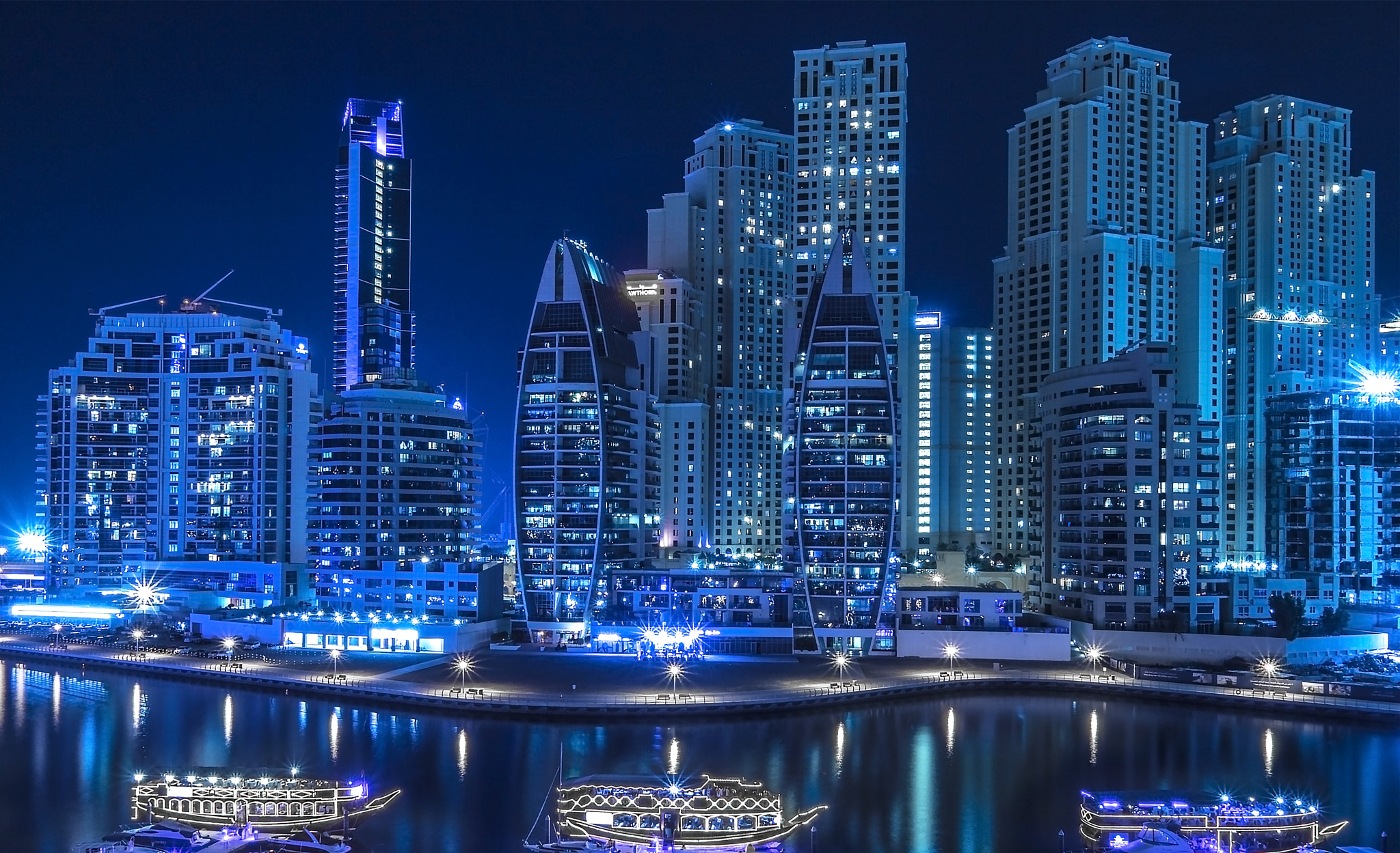 Canon EOS 750D (EOS Rebel T6i / EOS Kiss X8i) sample photo. Dubai marina at night blue photography