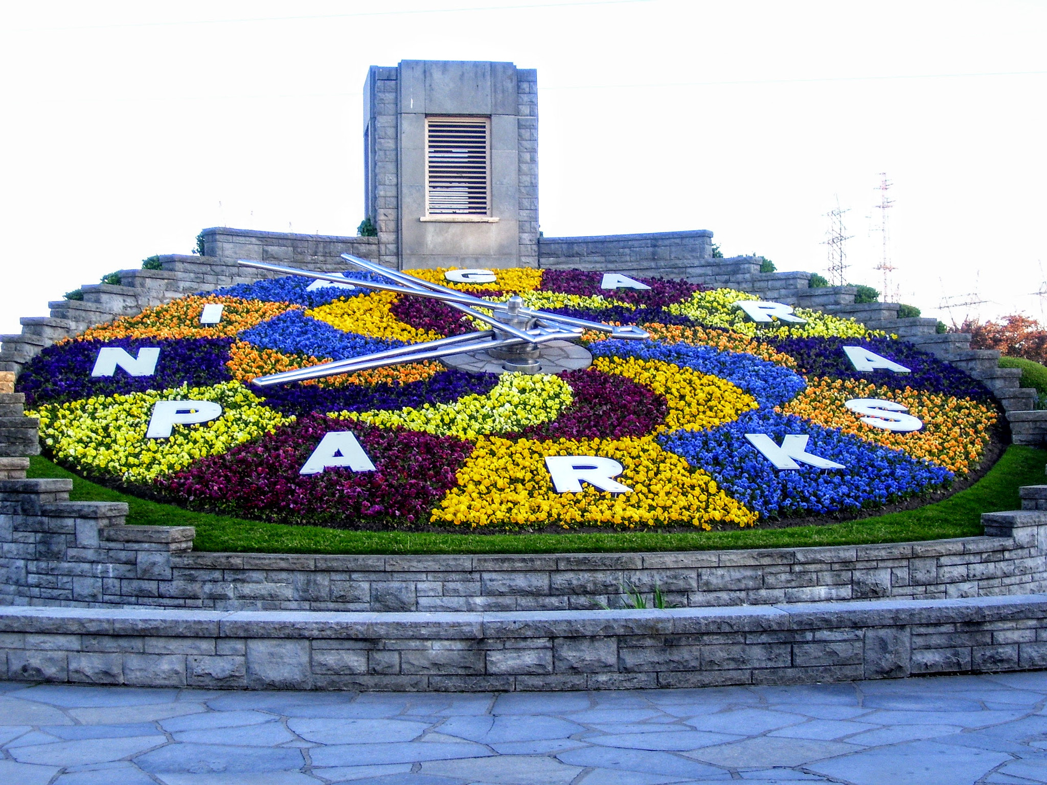 Kodak EASYSHARE C533 ZOOM DIGITAL CAMERA sample photo. Niagara flower clock photography