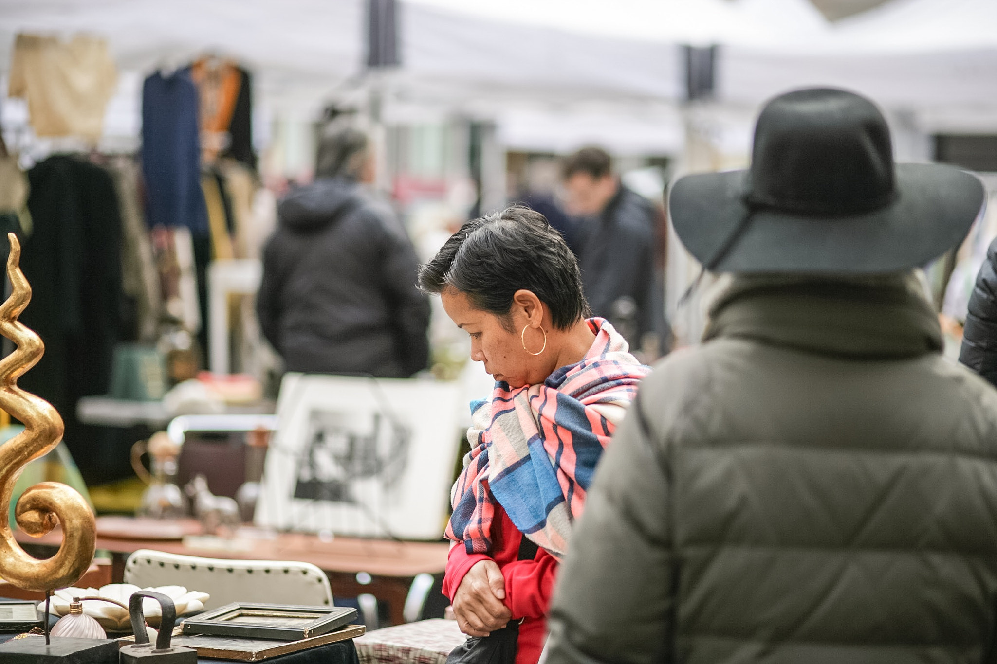 Canon EF 100mm F2.0 USM sample photo. Flea market photography
