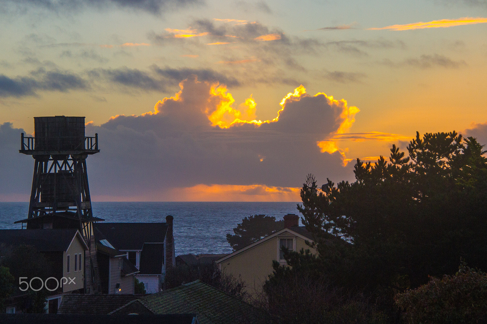 Canon EOS 7D + Tamron AF 18-250mm F3.5-6.3 Di II LD Aspherical (IF) Macro sample photo. Mendocino water tower sunset photography