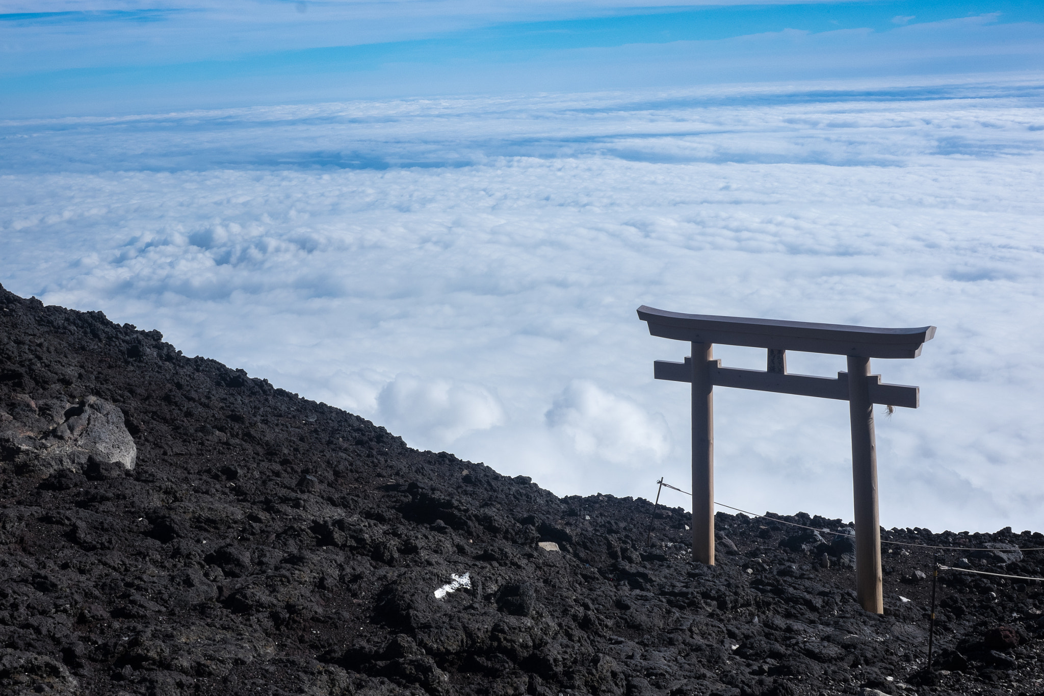 Fujifilm X-E2 + Fujifilm XF 27mm F2.8 sample photo. Top of mt fuji photography