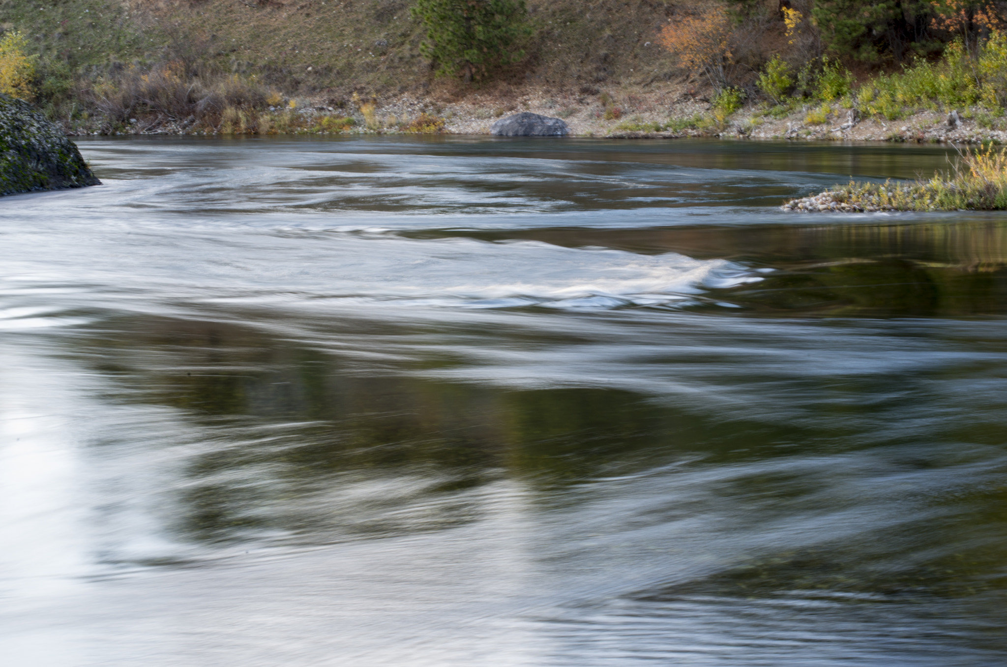 Pentax K-50 + Pentax smc DA* 50-135mm F2.8 ED (IF) SDM sample photo. River slow shutter photography